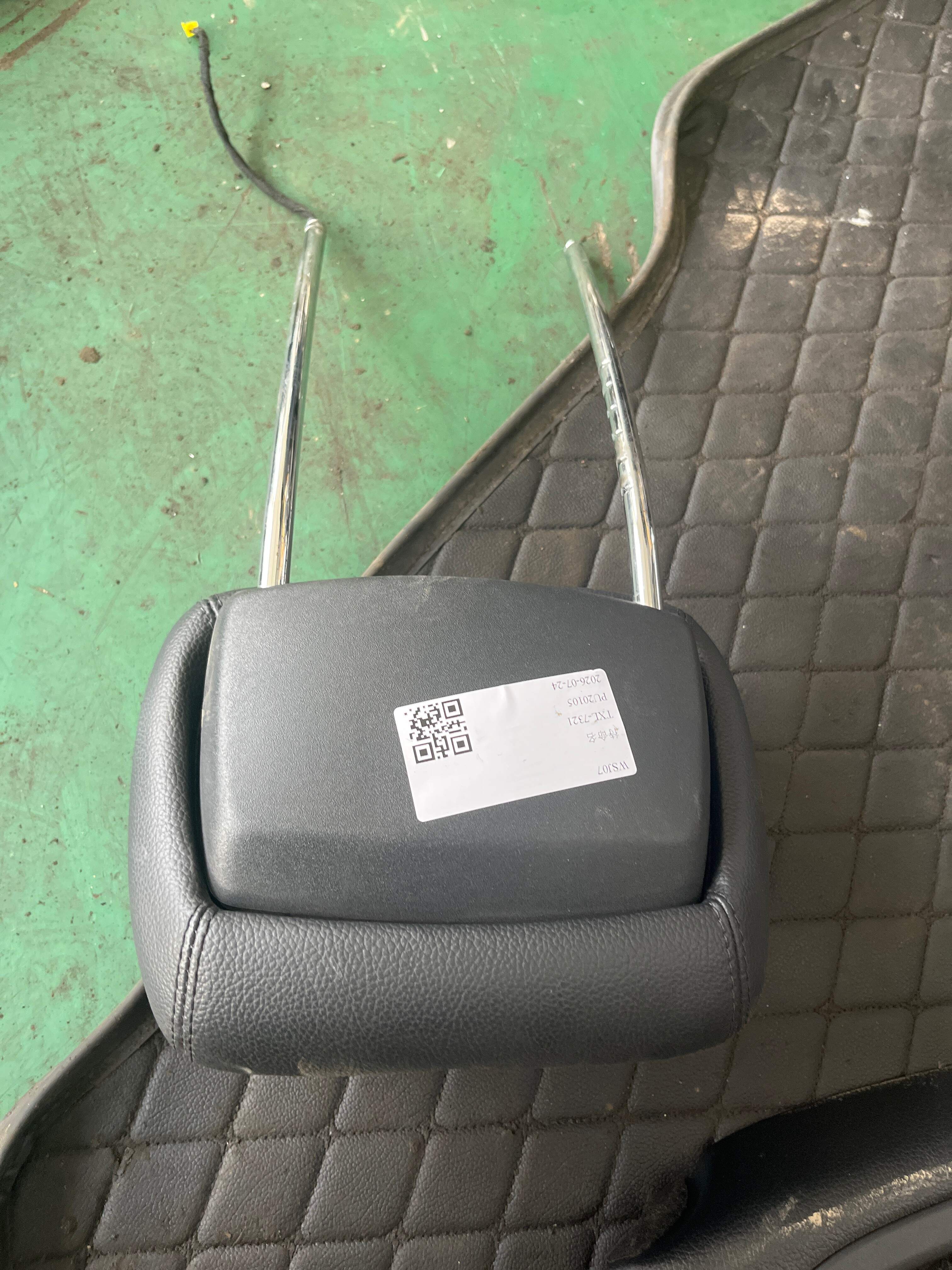 A25191005939D88 驾驶员座椅靠背面罩