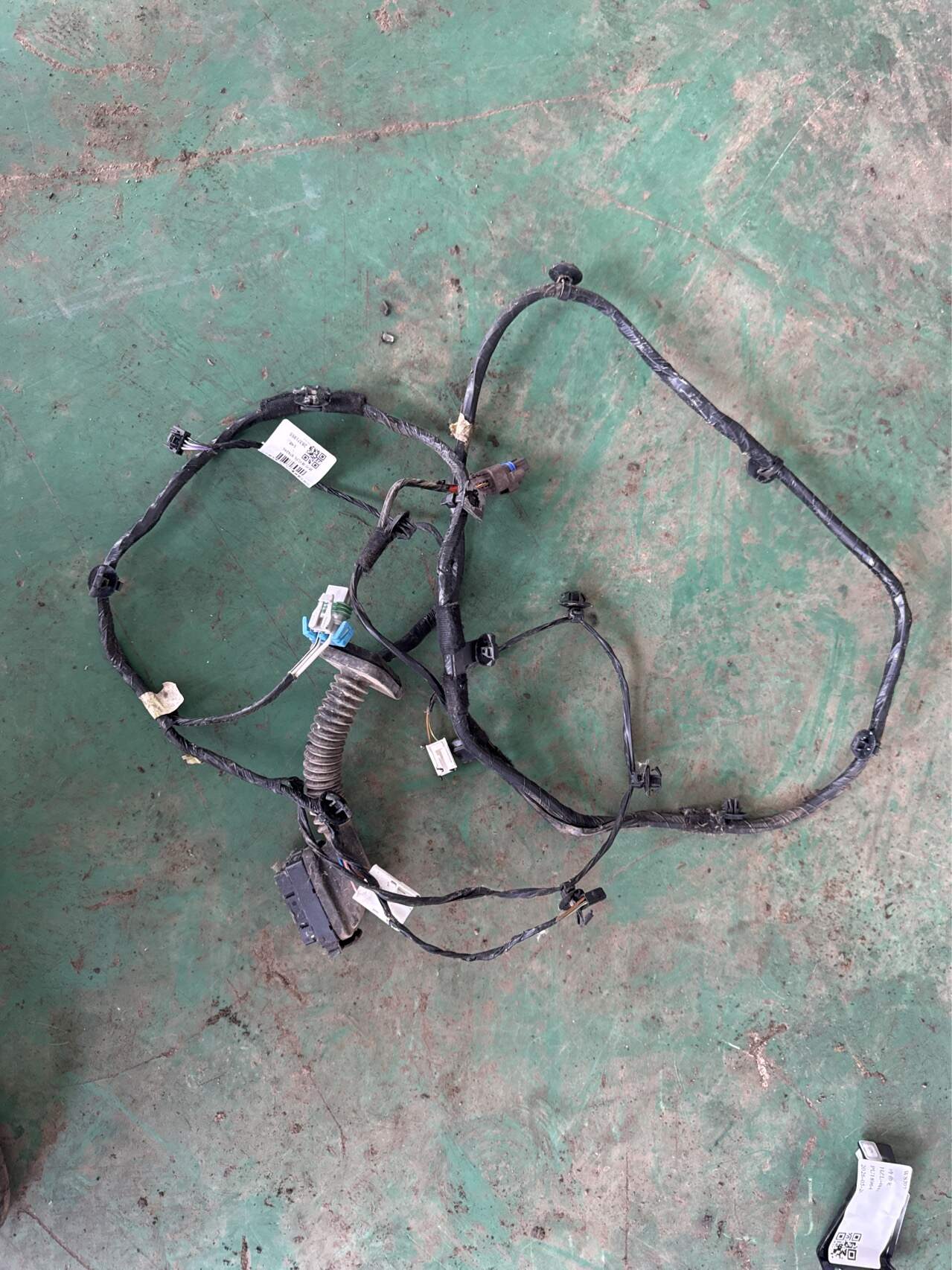 8891190774 右前车门线束