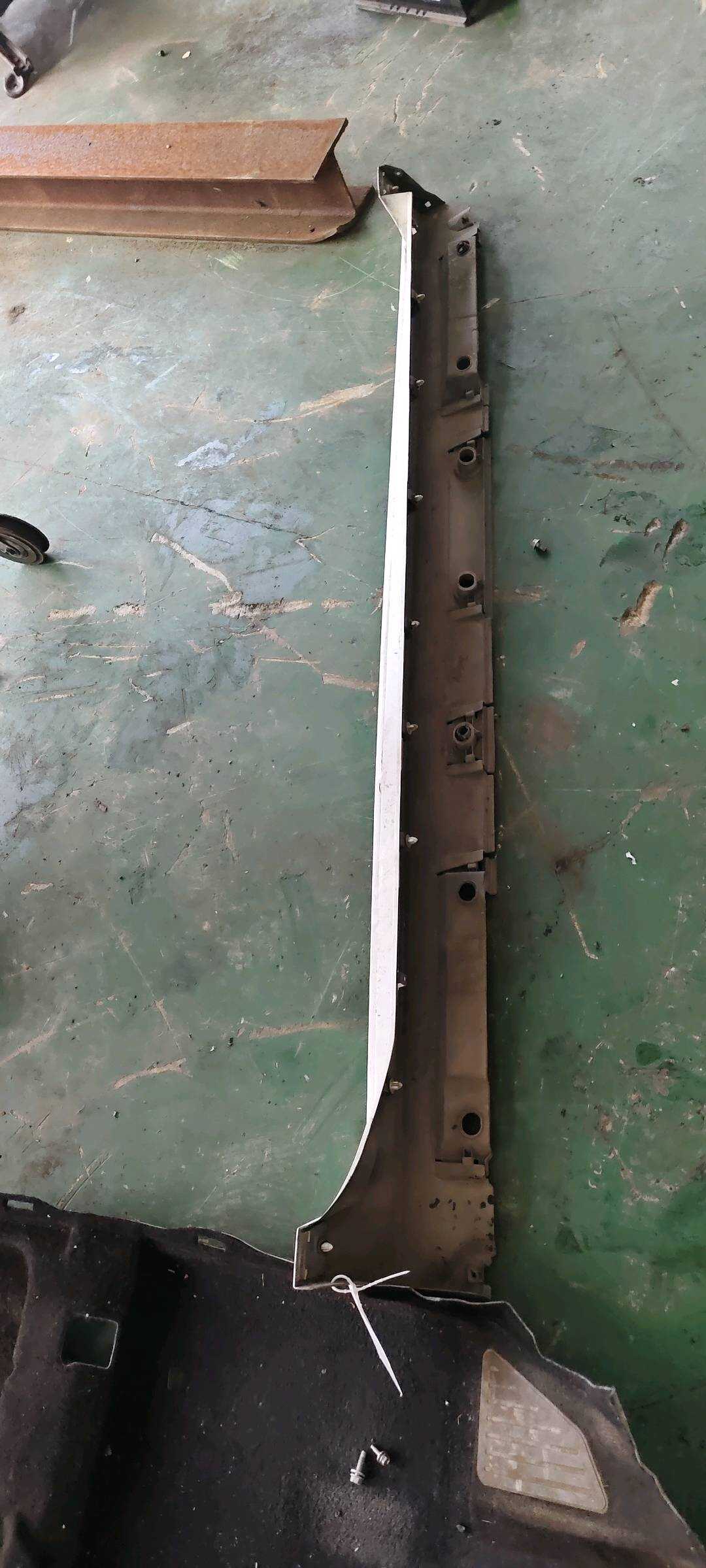 7586076010A0 底大边(左)