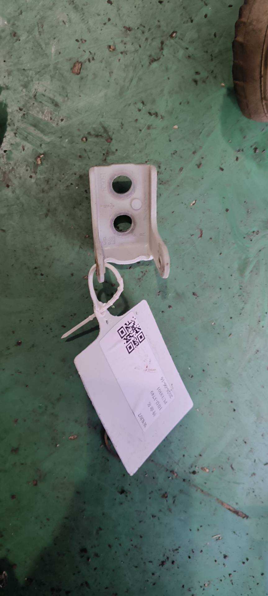 9802213580 前门铰链(右)