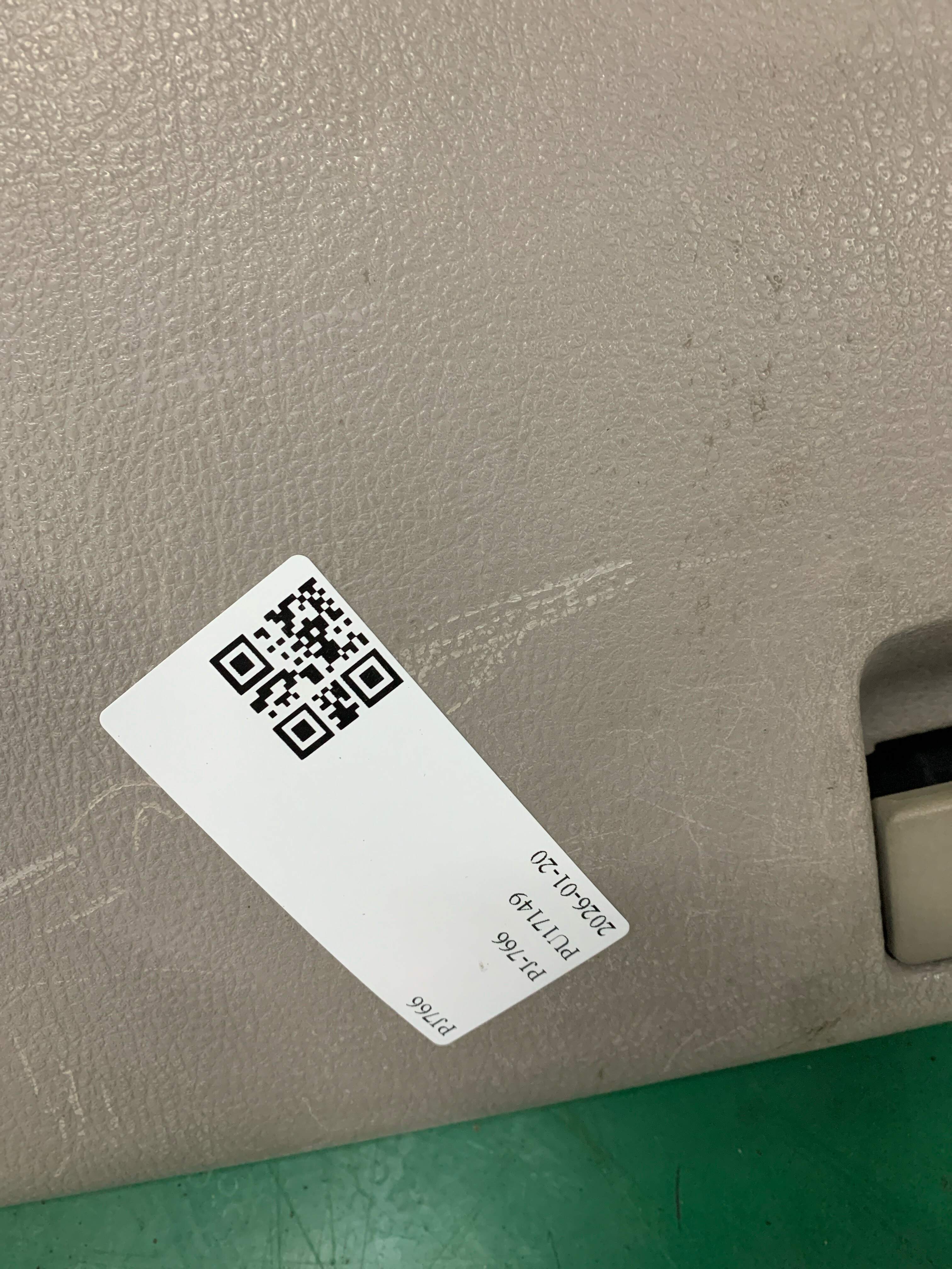 FA016403034 仪表台杂物箱