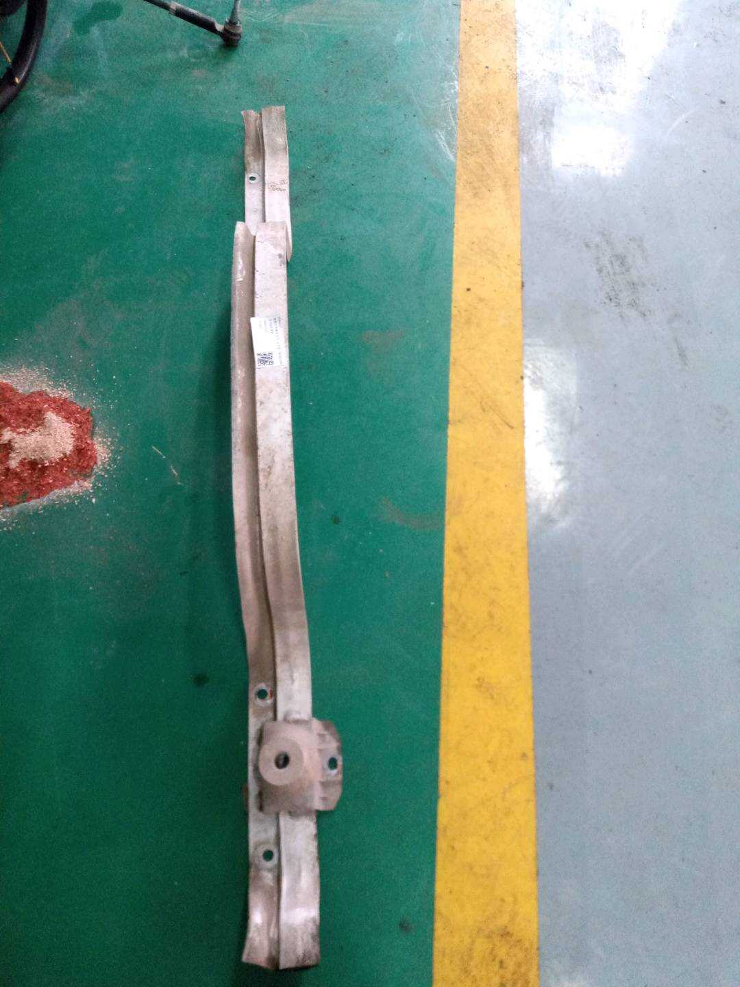 95962127 后保险杠骨架