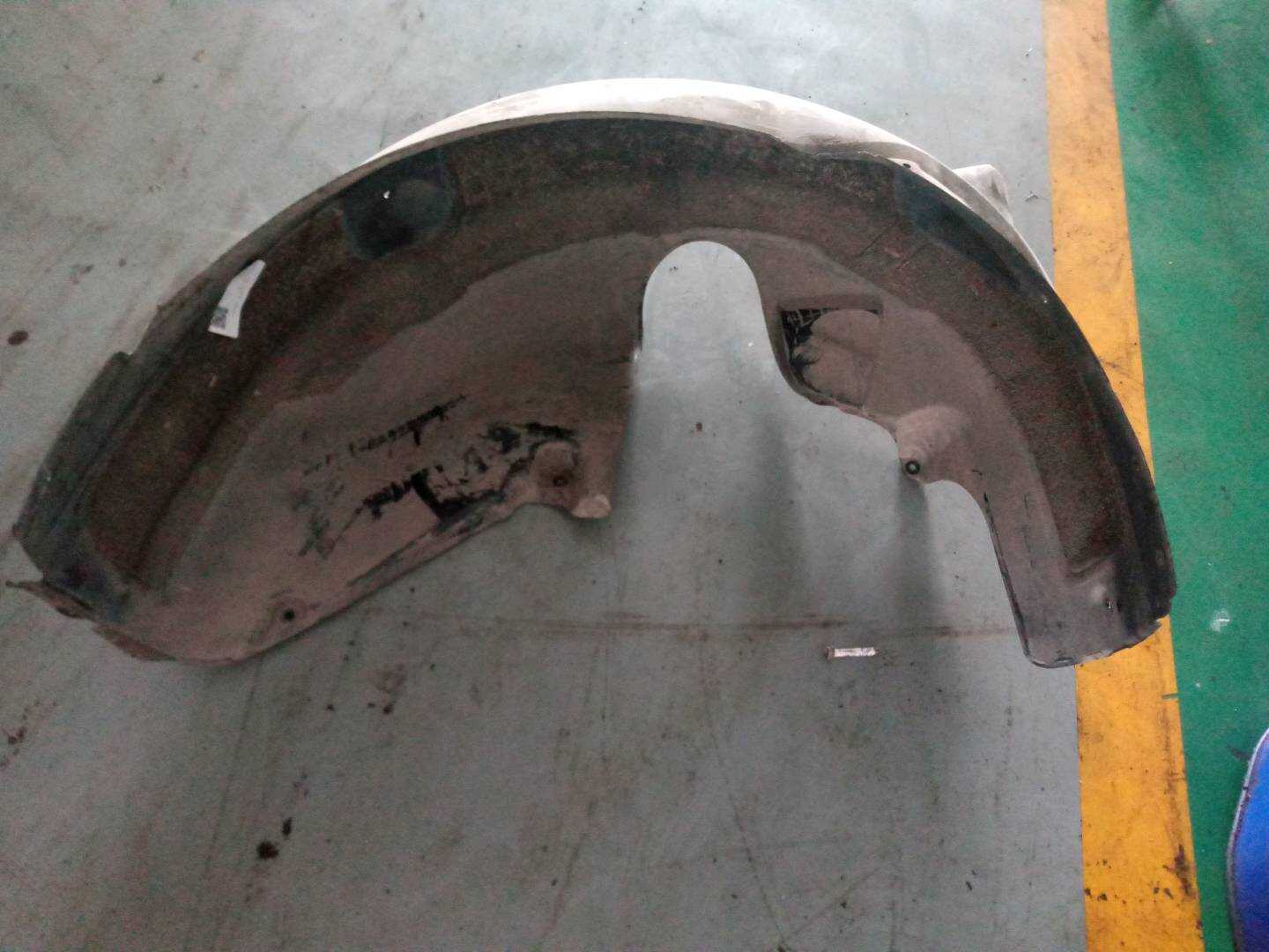 51717033751 后叶子板内衬(左)
