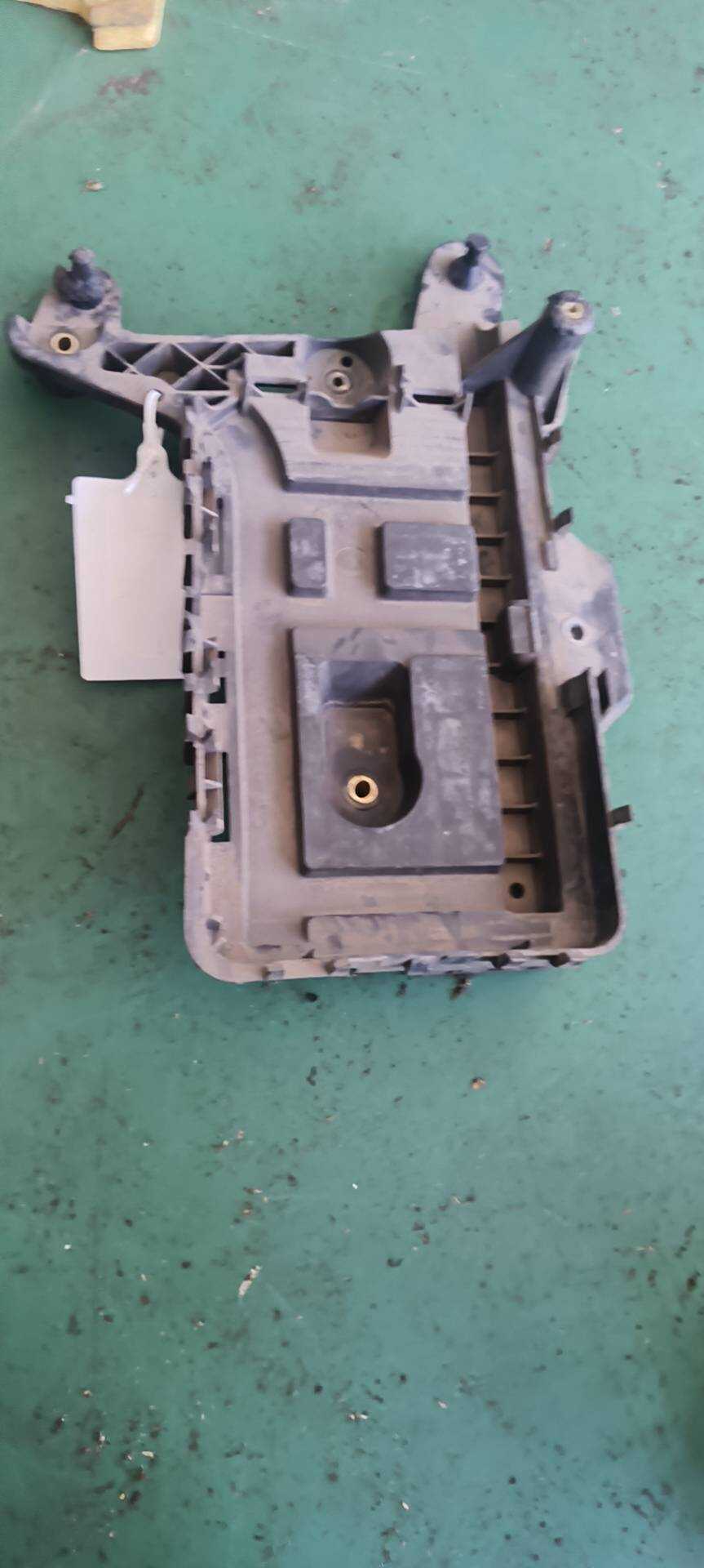L1KD915321 Battery Tray