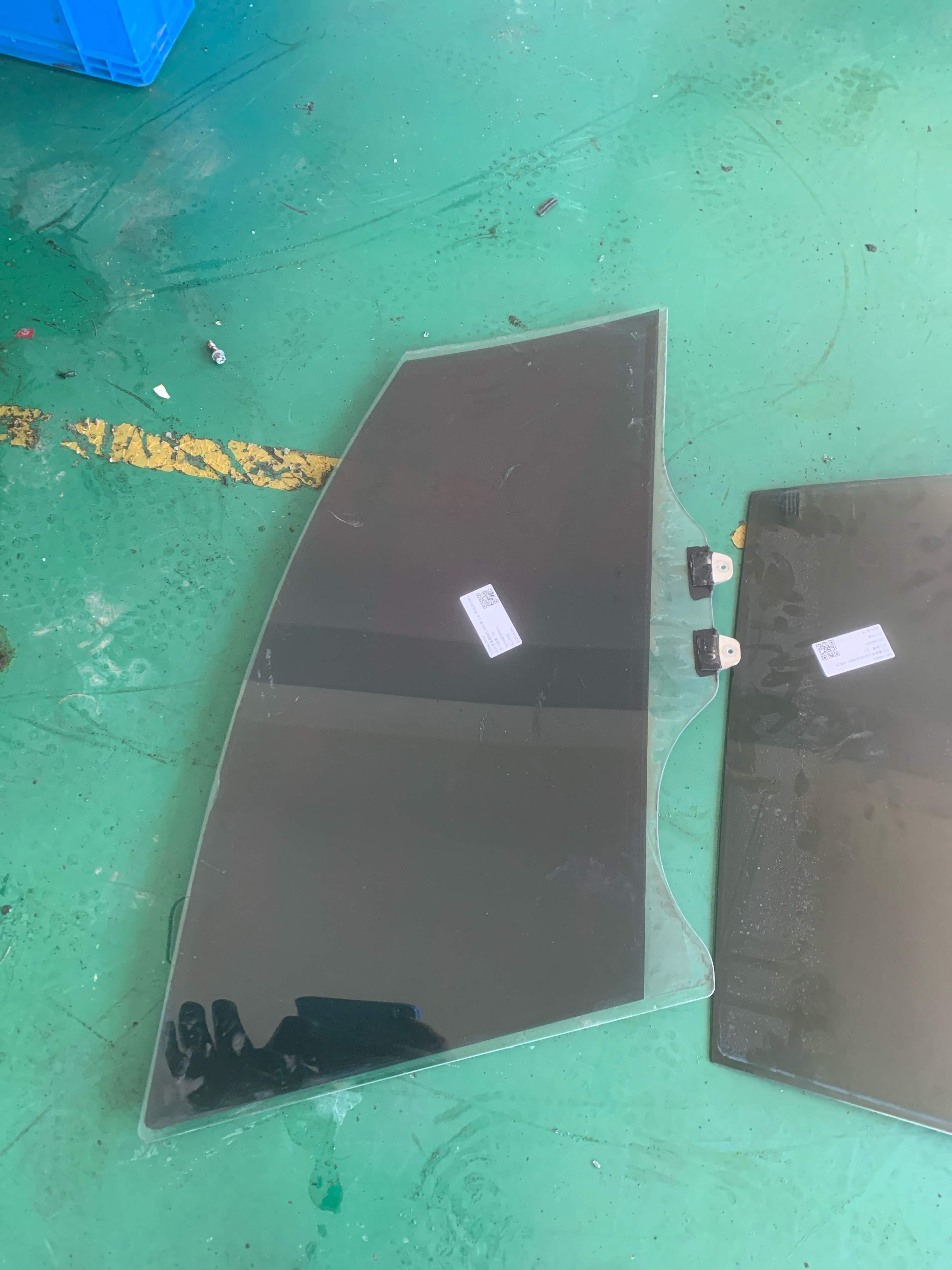 73350SFJW00 前门玻璃（左）
