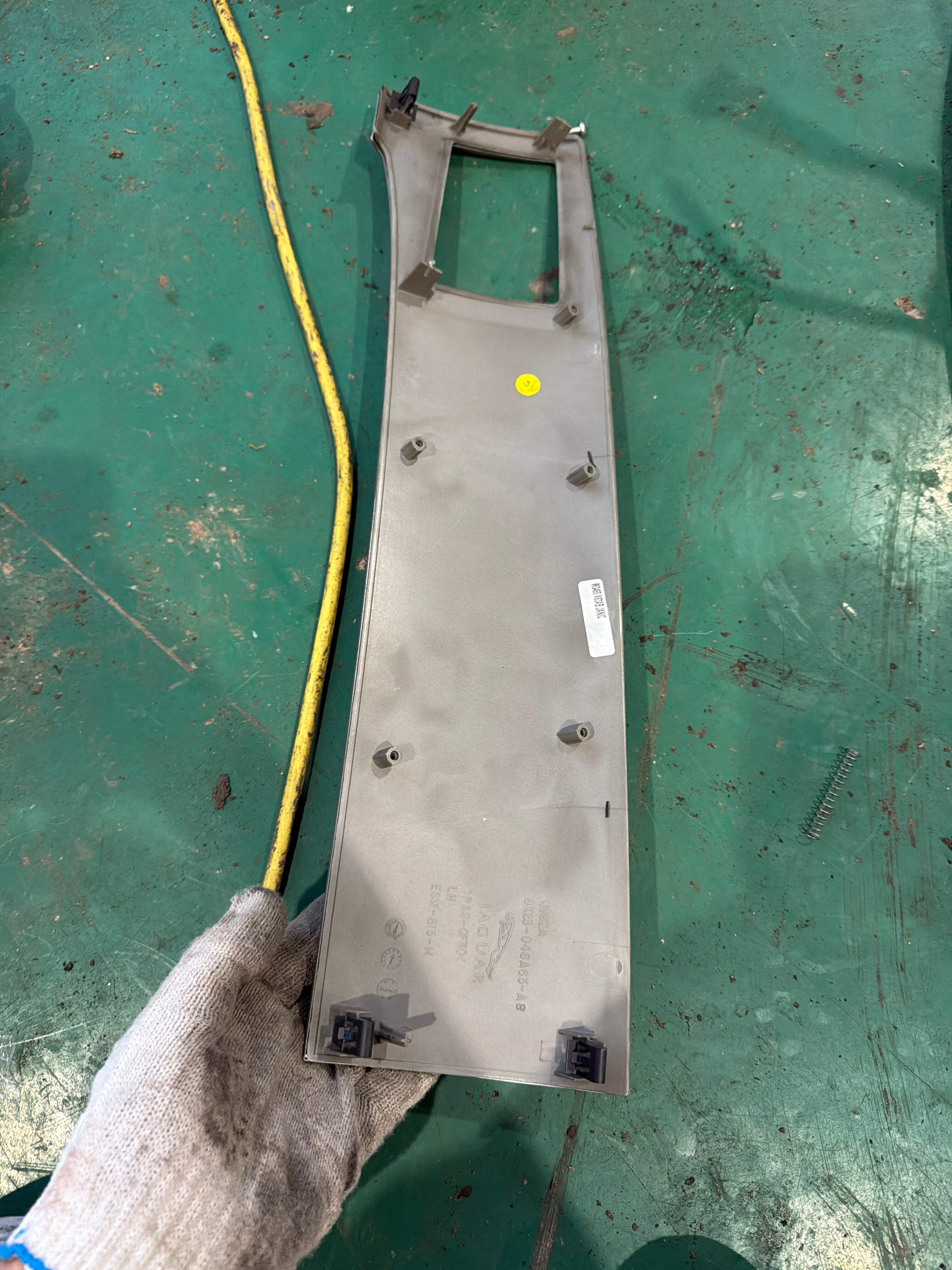 C2Z3338 Dashboard Center Vent Trim Panel
