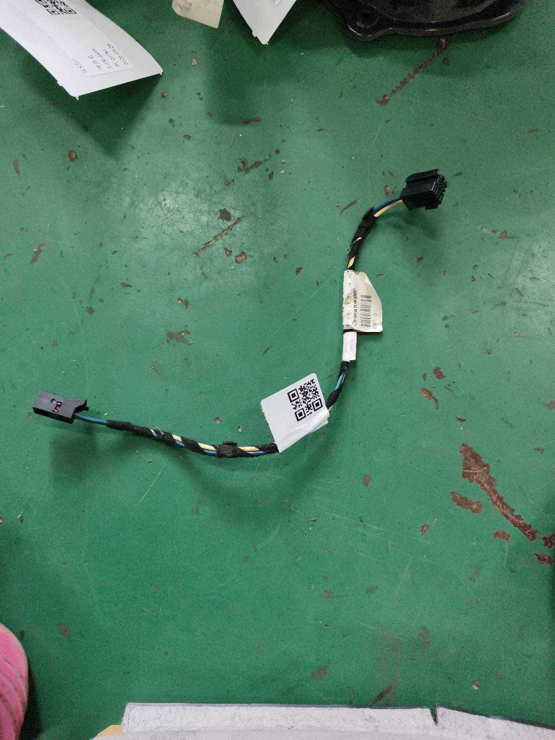 L4F0971687G 车门电线束