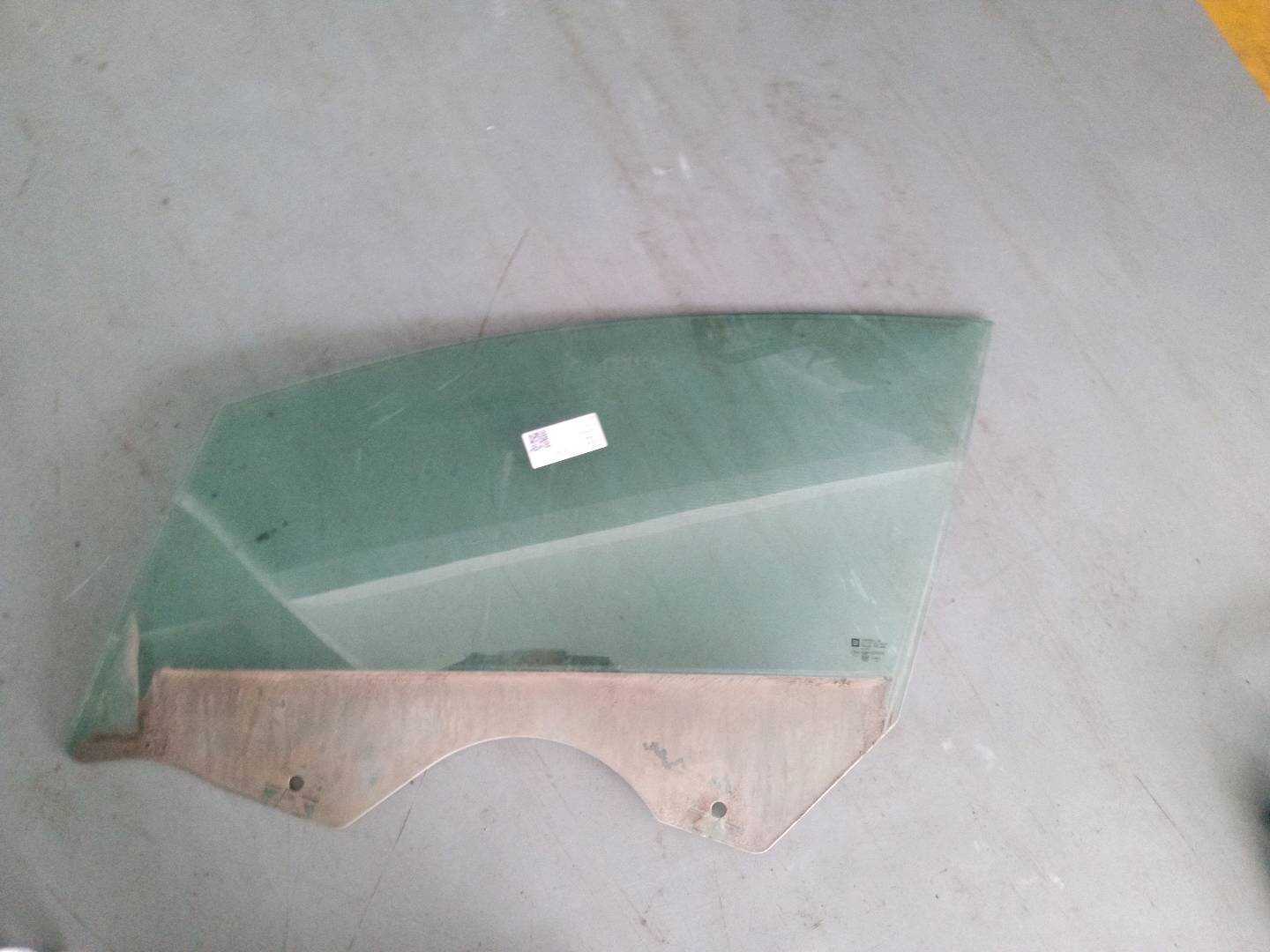 13265809 Front Door Glass, Left