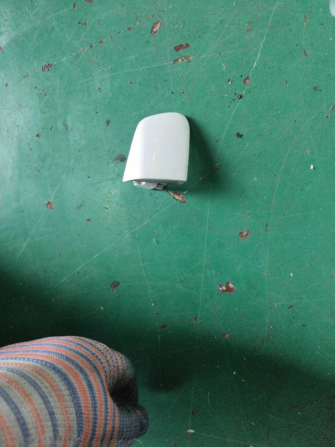 6922748010A0 后门外拉手饰盖(右)