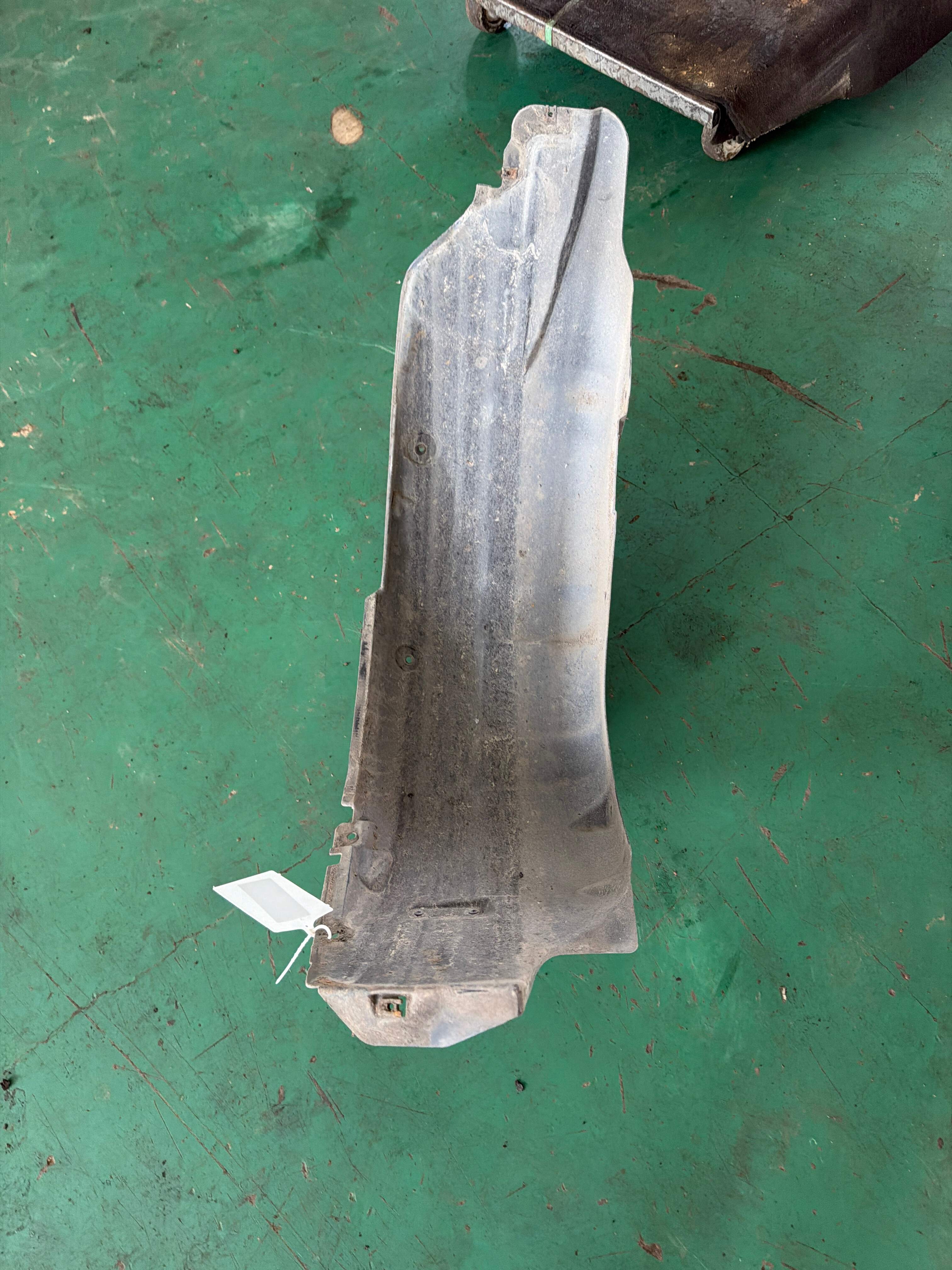 CLF500042 Rear Fender Liner, Right