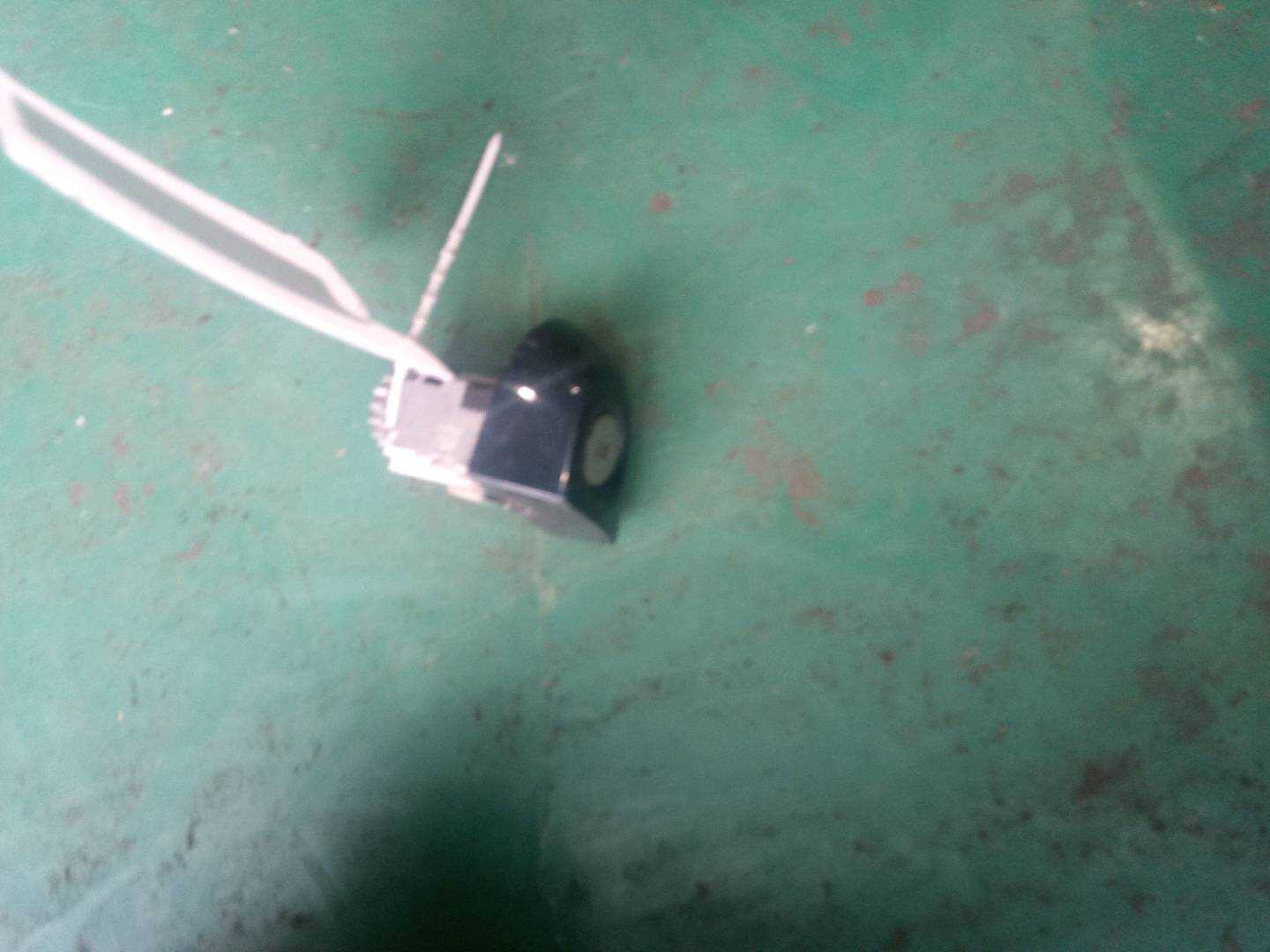 51217310729 前门锁芯(左)