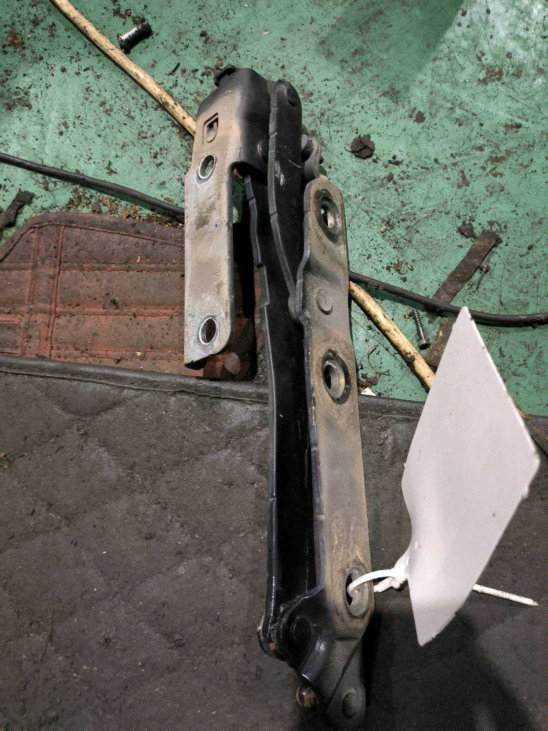 H4400JN0MA 尾盖铰链(右)