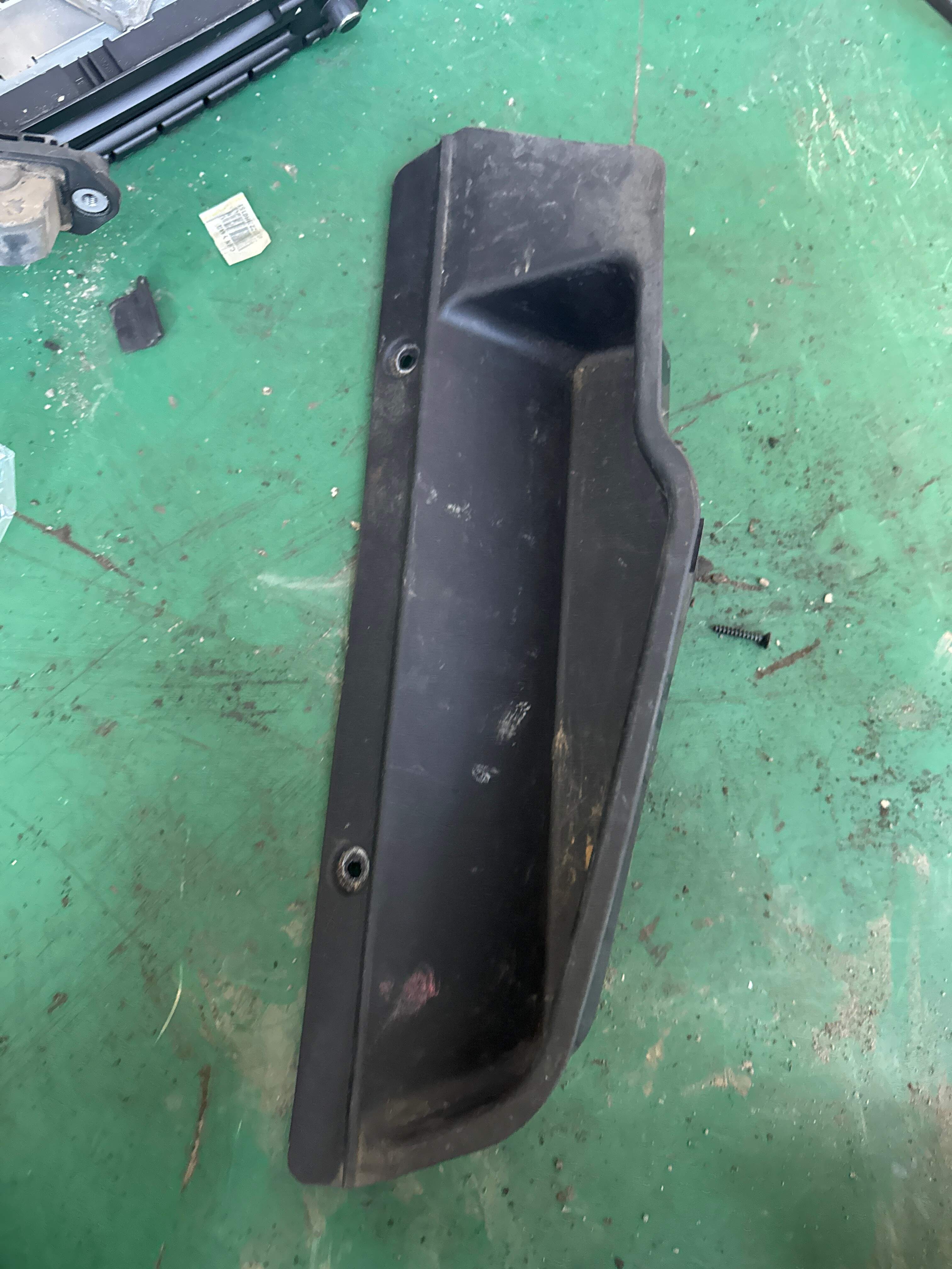 857804Q000RY 侧行李侧面托盘(右)