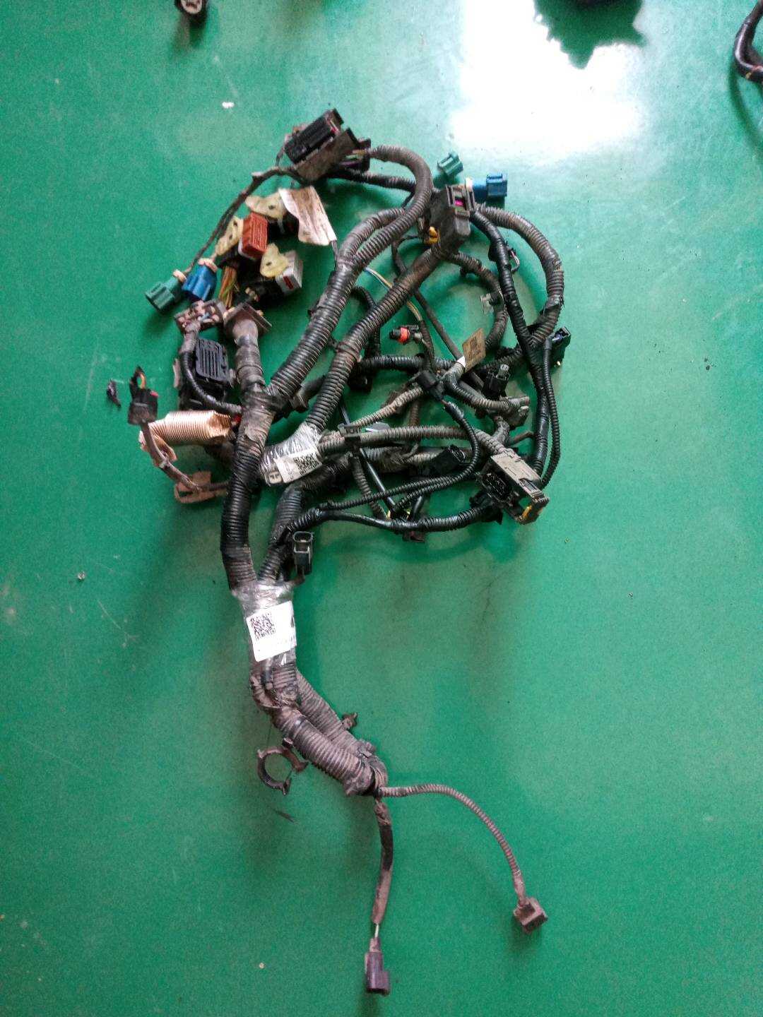 F1FT12A690YBC 发动机线束