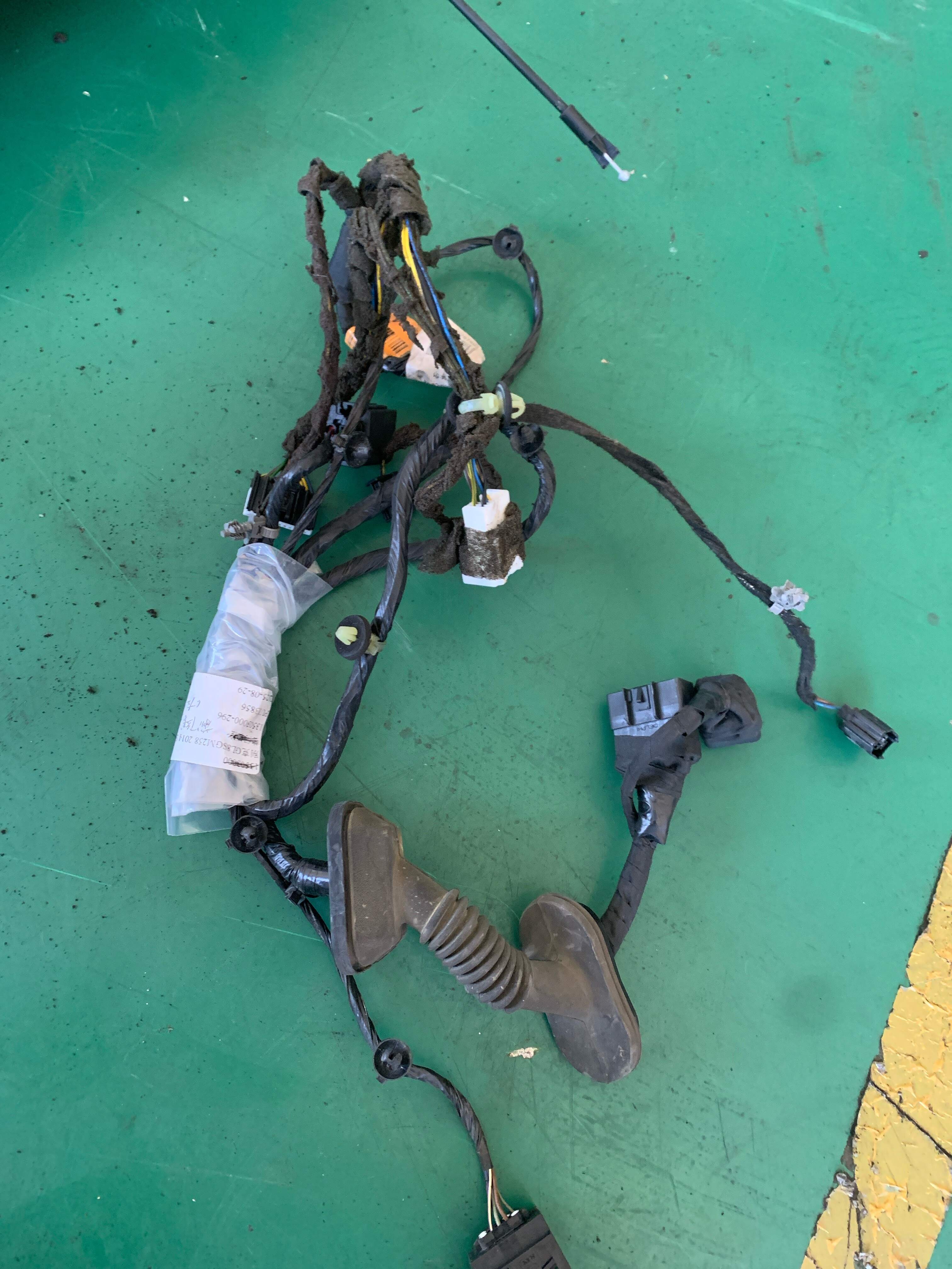 90767694 Front Door Wiring Harness, Left