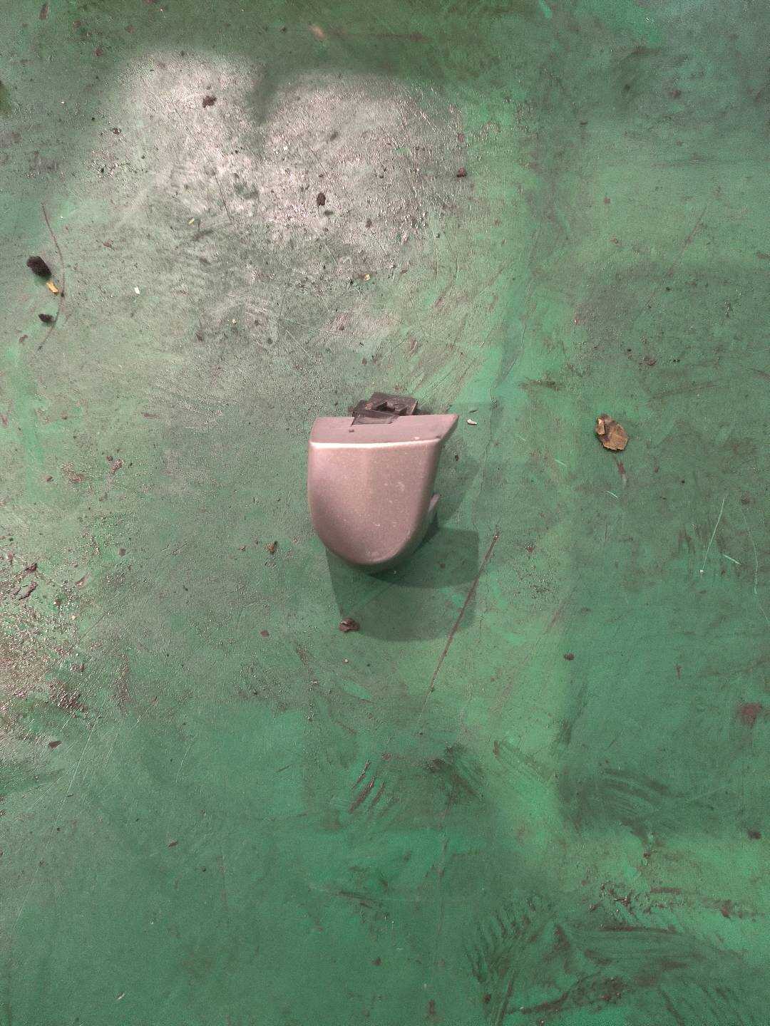 51217162434 前门外拉手饰盖(右)