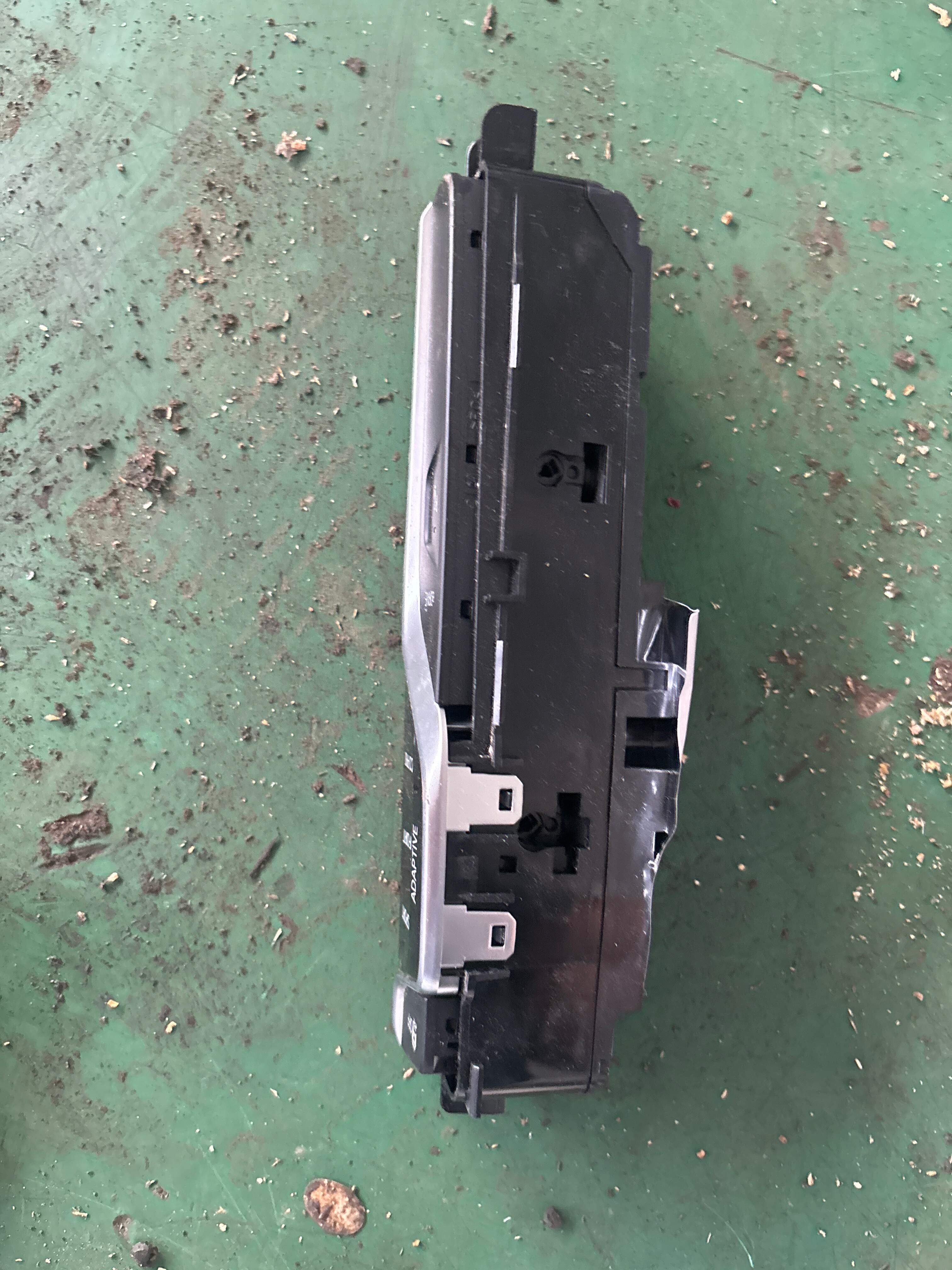 61316993907 防侧滑开关