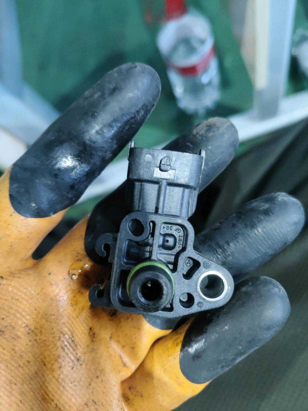 2404005 Intake Air Pressure Temperature Sensor