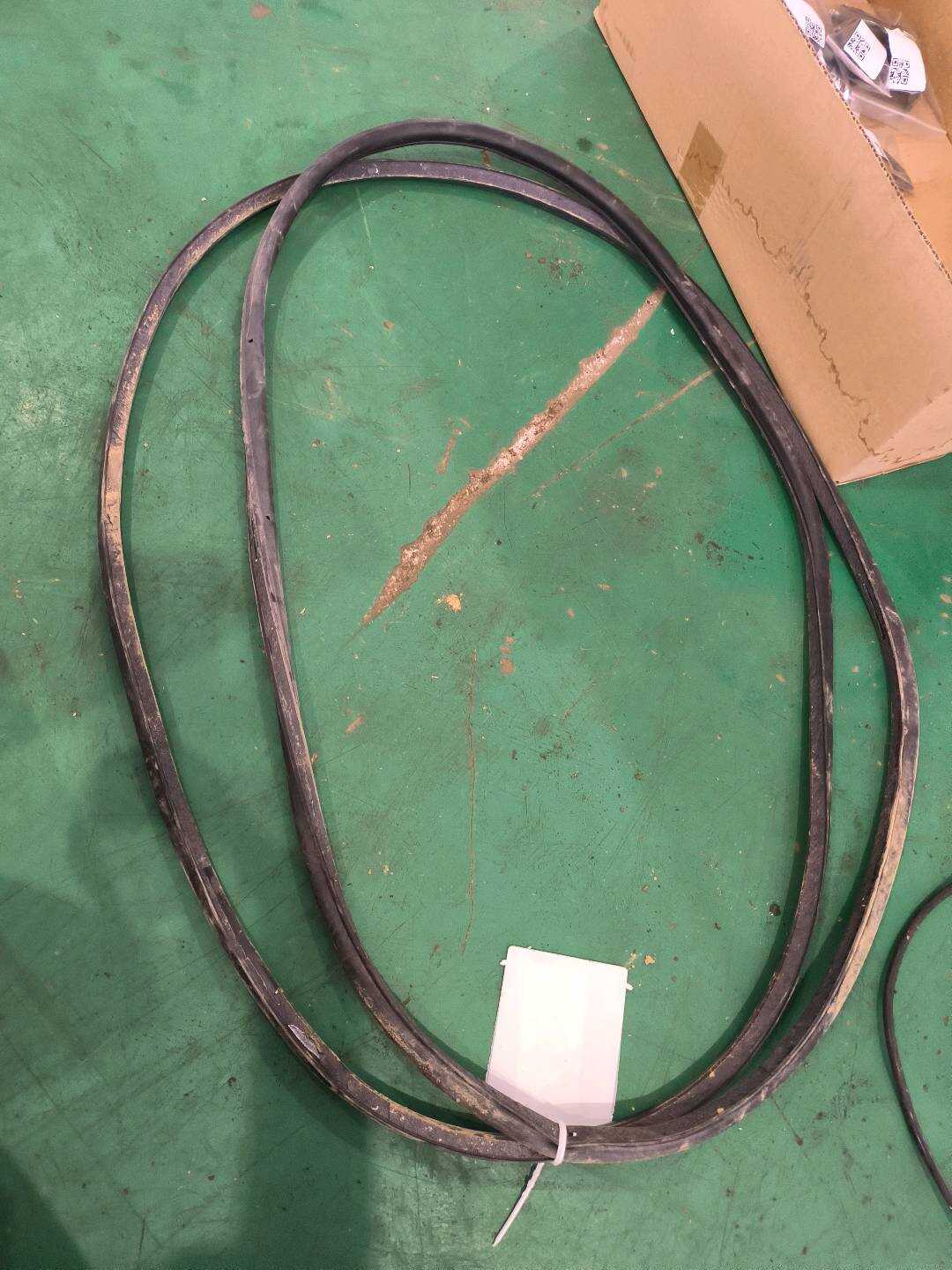 5TD839702D 后门车门密封胶条(右)