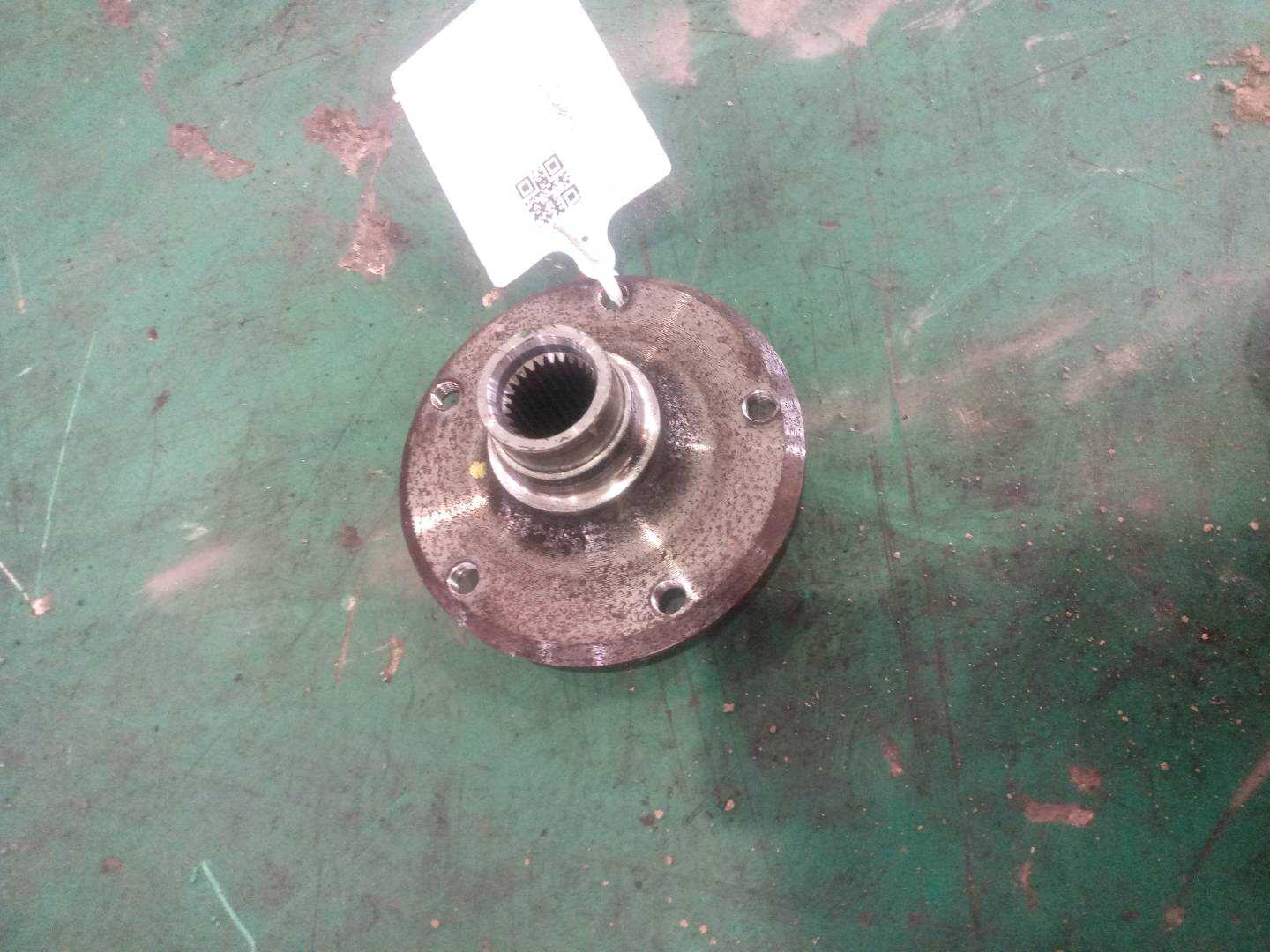 33416760056 后轮轴头（右）