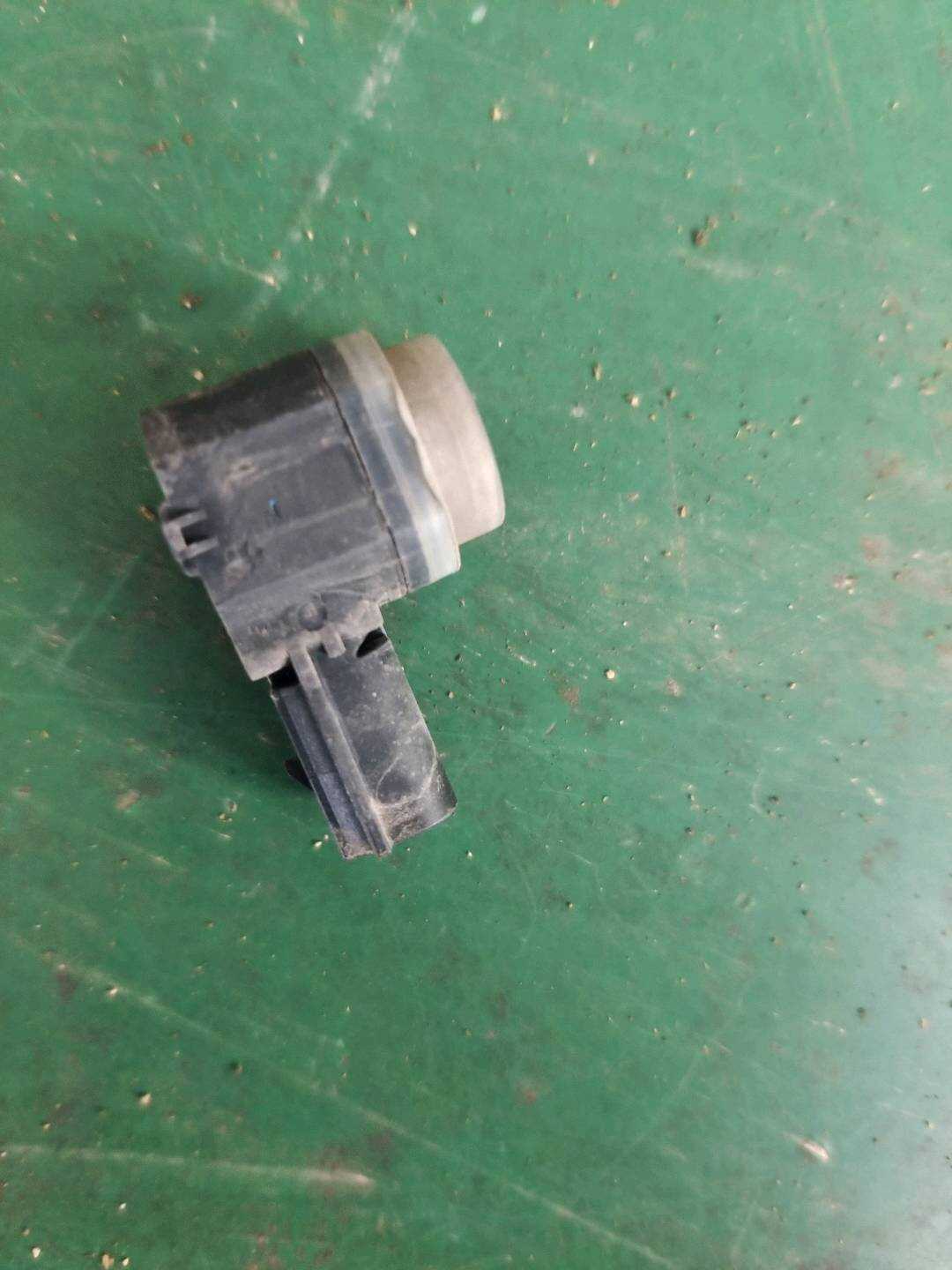 EM2T15K859AA5APF 后保险杠电眼
