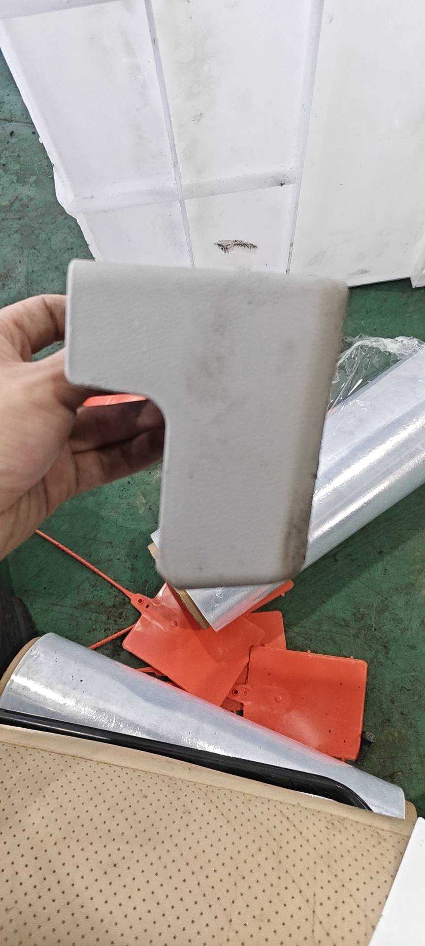 81505T0TH01ZA 驾驶员座椅底座滑轨饰盖（左前）
