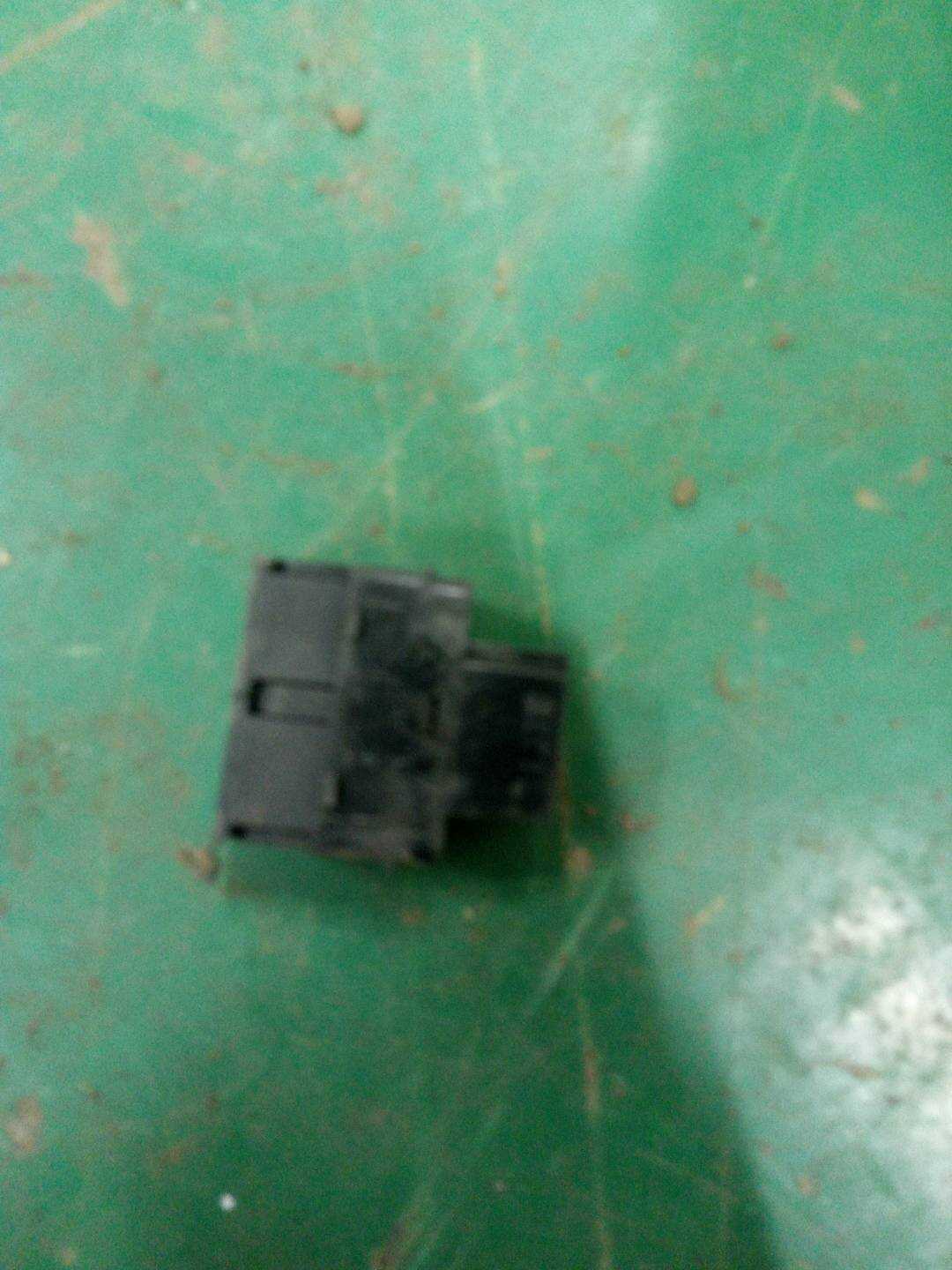 8ED962109 尾盖开启开关(车内)