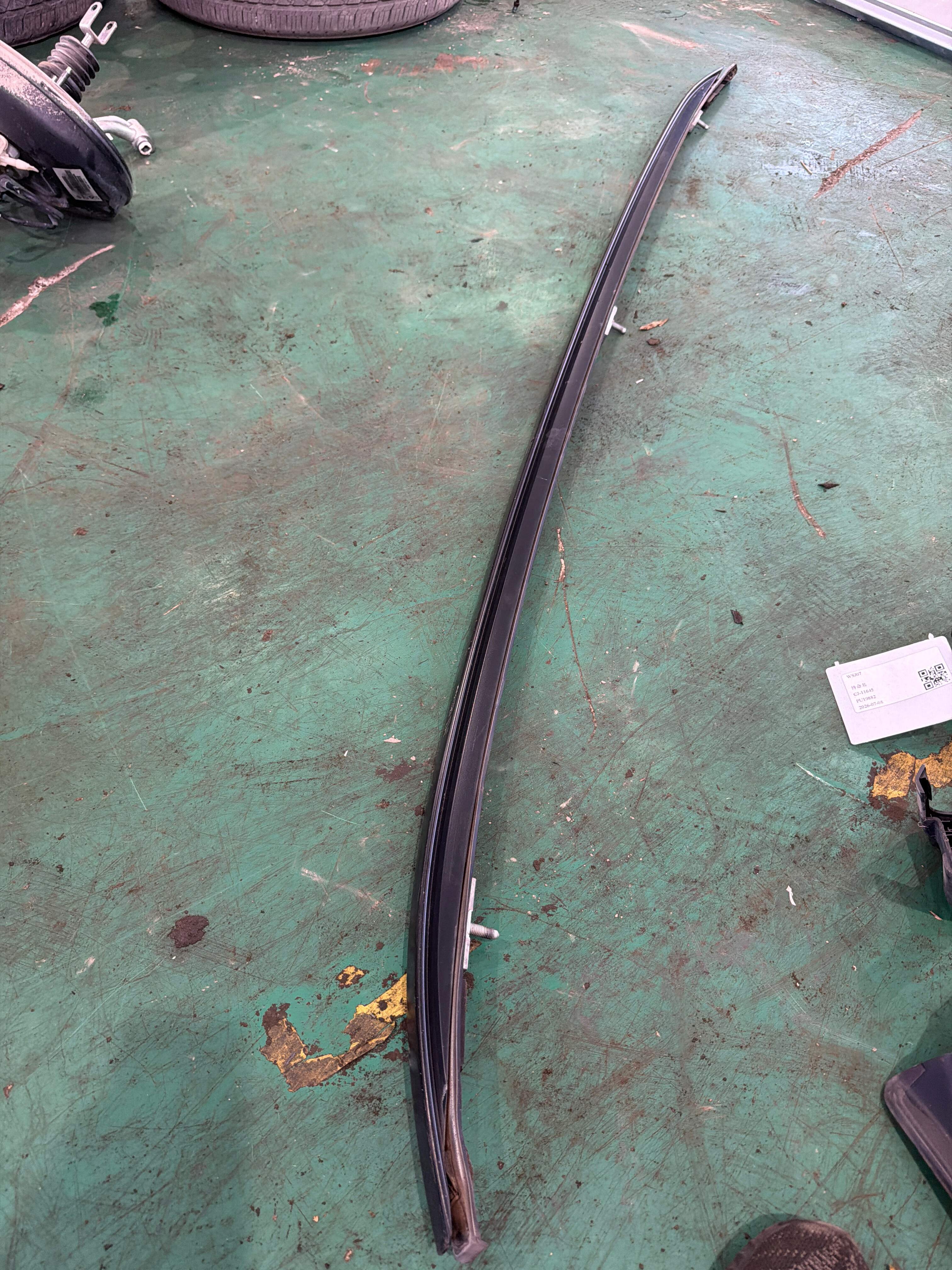 51137313351 Roof Rack, Left
