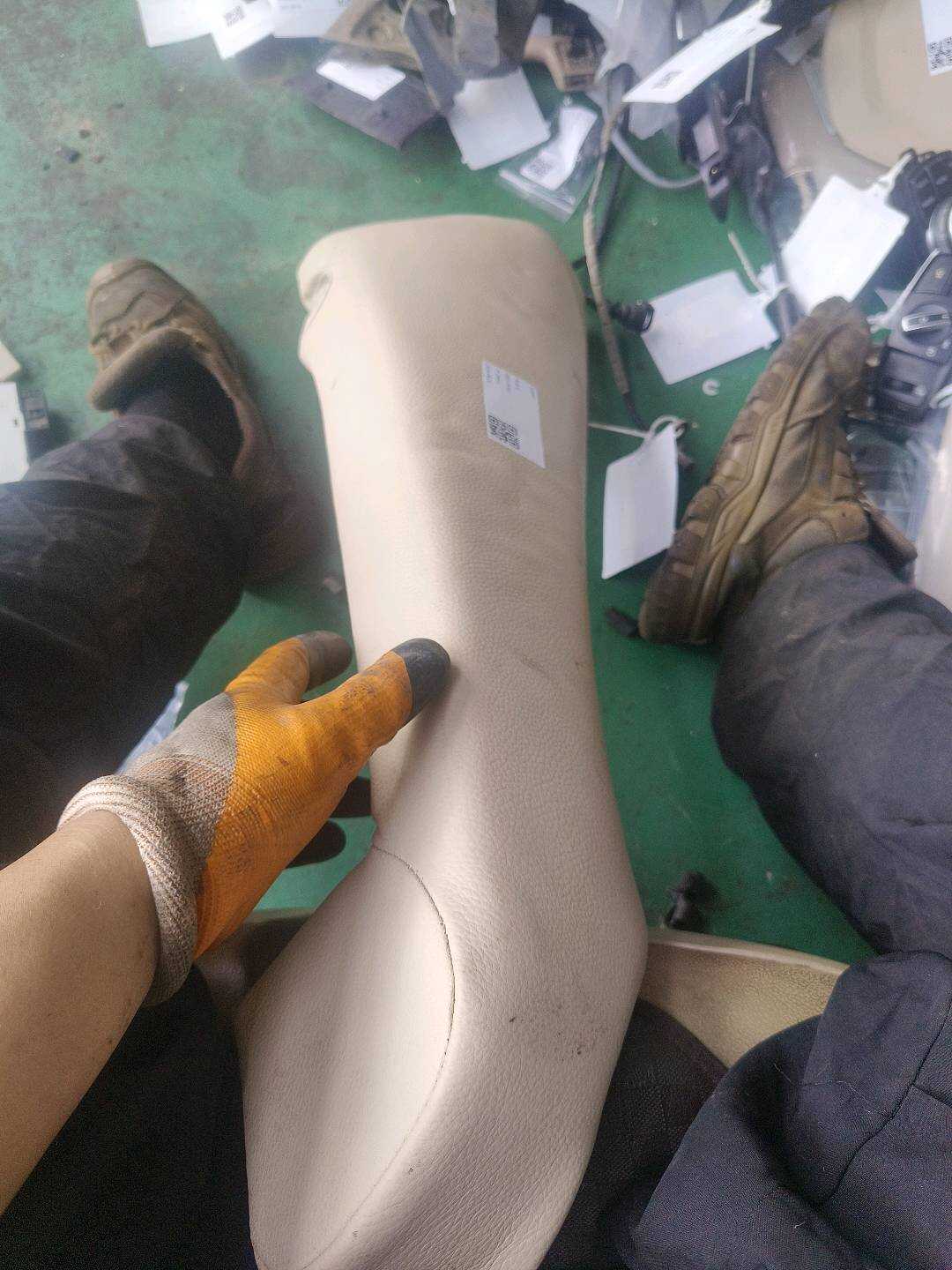 52207358232 后座椅侧靠背（右）
