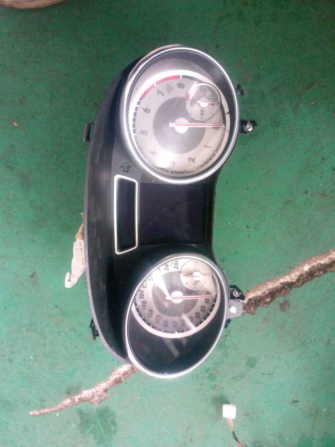 A1569001703 组合仪表