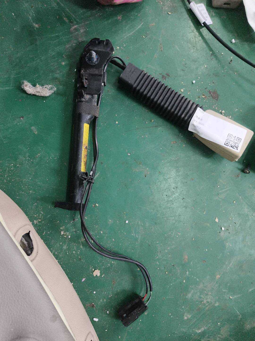 C2D11980SEL 副驾驶员座椅安全带扣