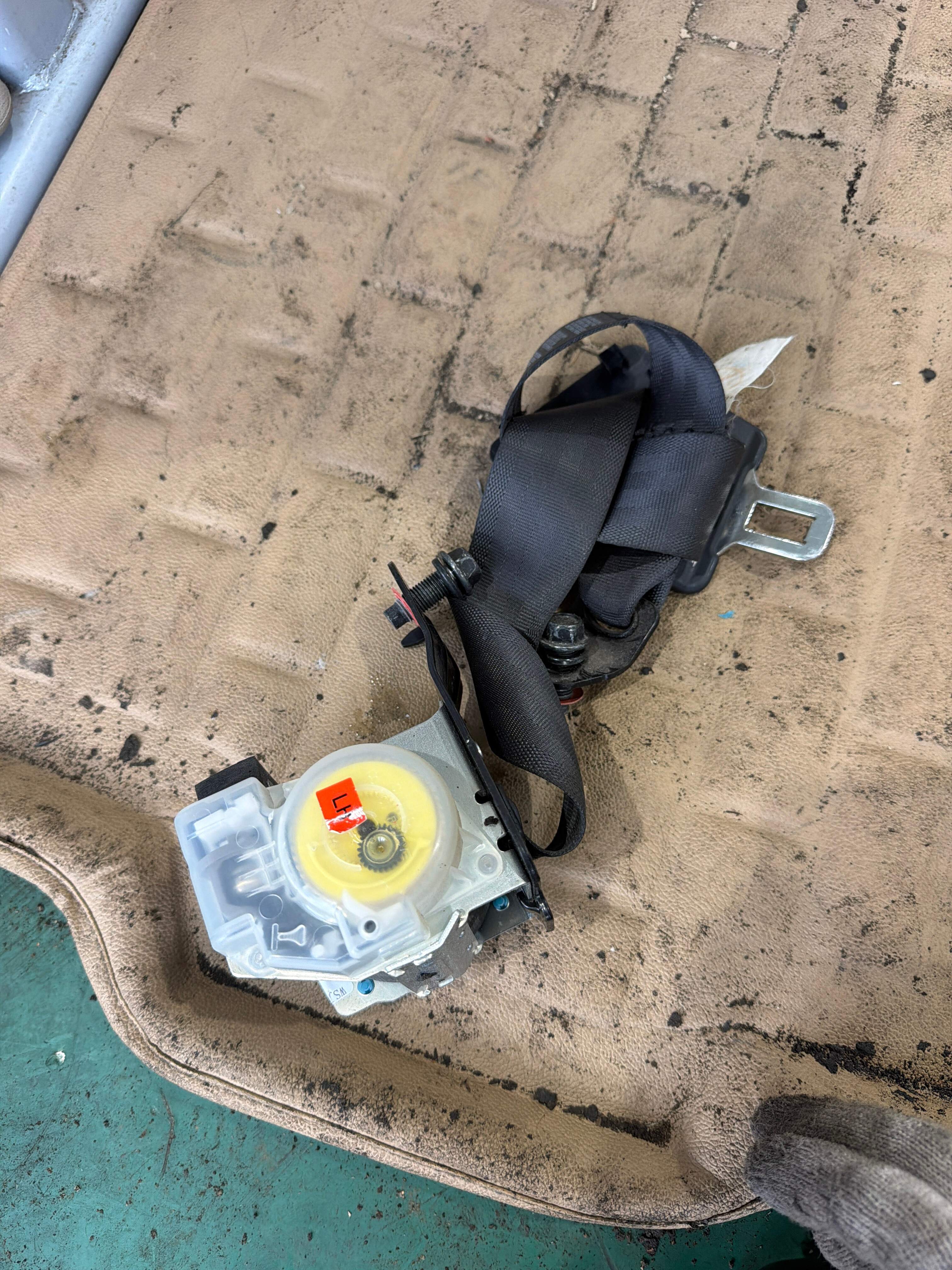 898100U000WK 2nd Row Rear Seat Belt, Left