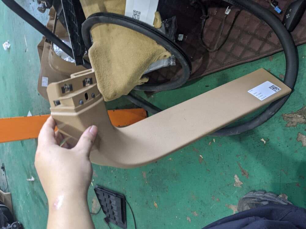 97055524601 尾盖内饰板(右上)