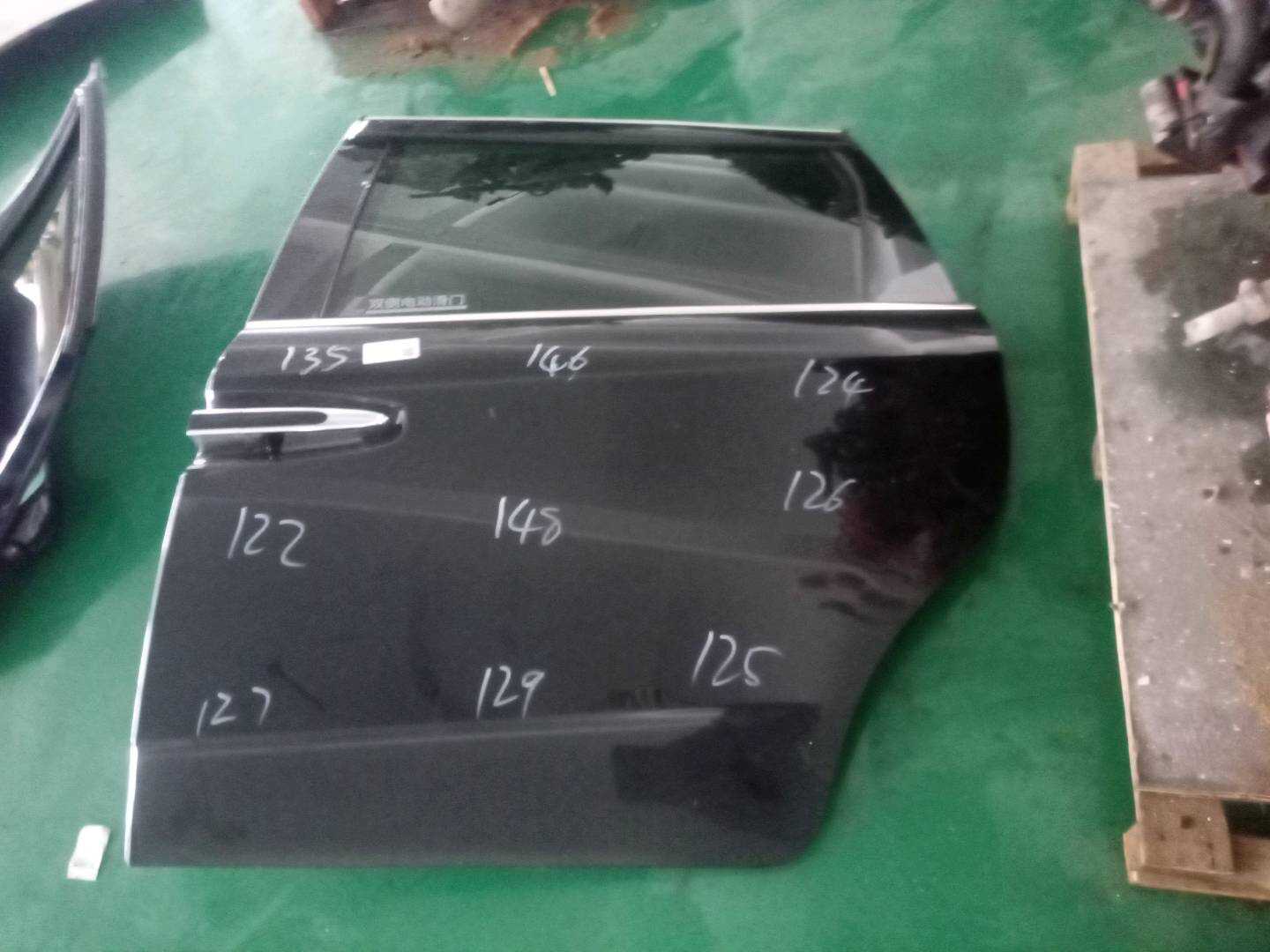 82101MV200C2 后门壳（左）