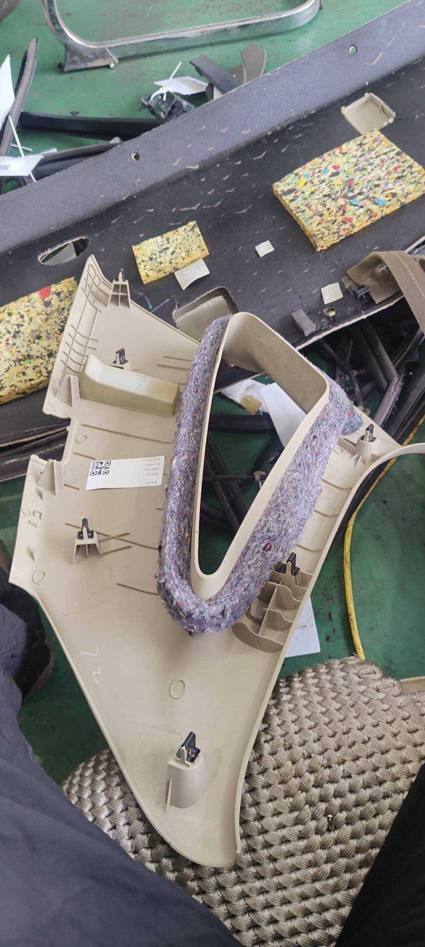 26201741 C-Pillar Inner Trim (Upper Left)