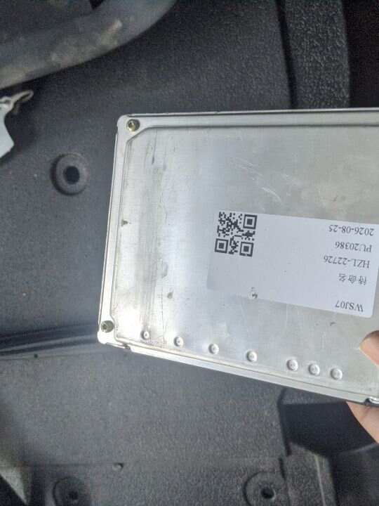 12147527072 发动机电脑