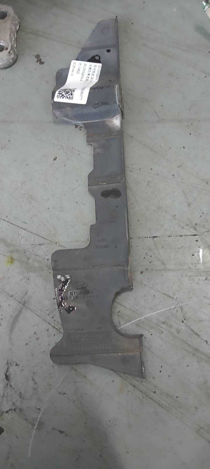 291350Q000 Radiator Side Air Deflector, Left