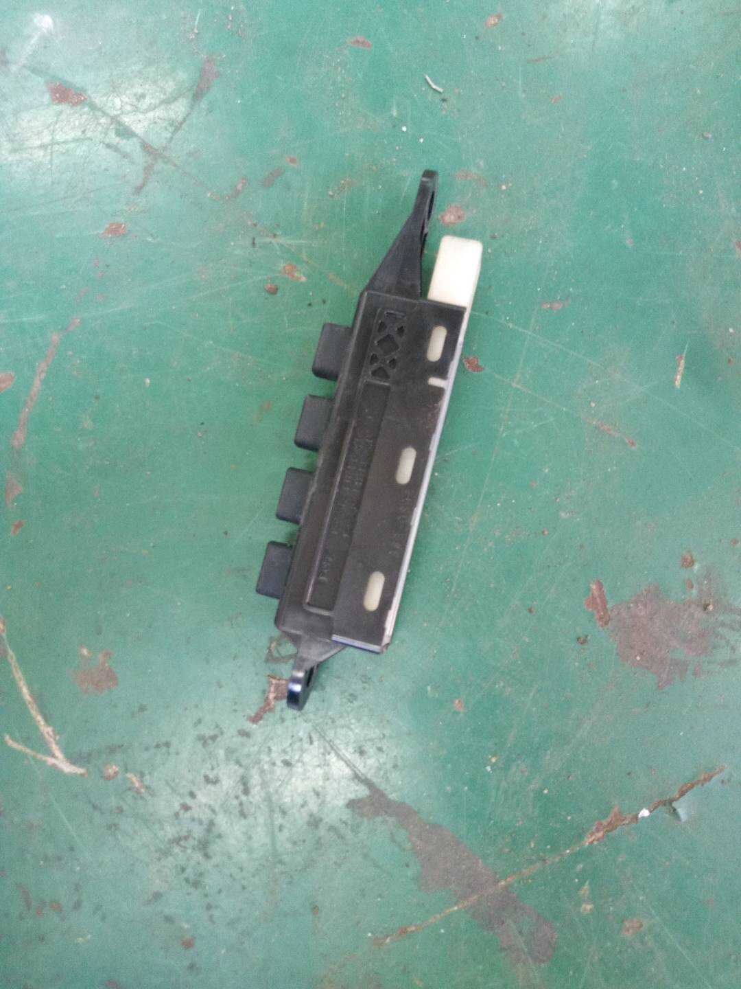 8492748040C0 前座椅记忆开关(左)