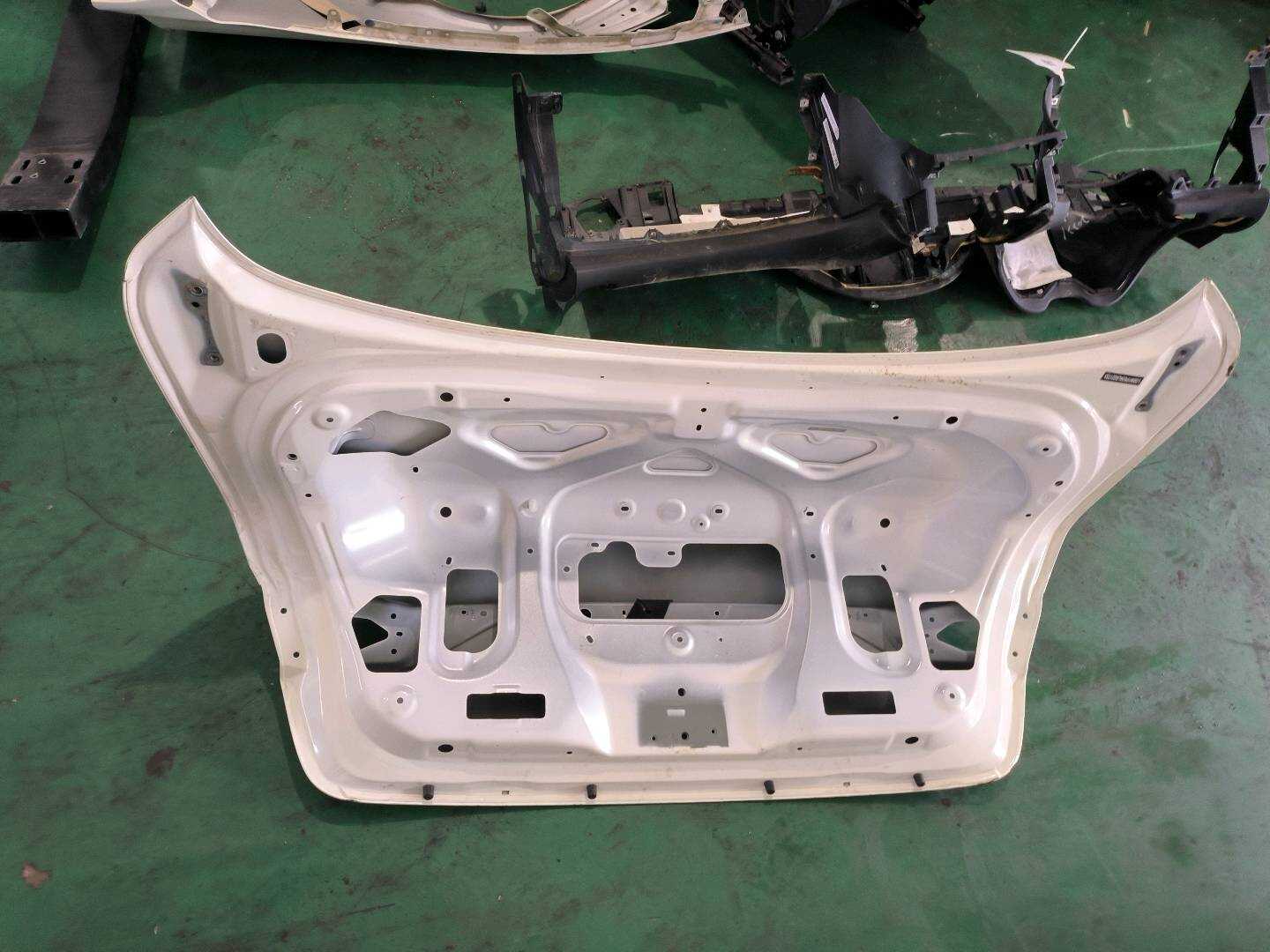 H43006HKAA 行李箱盖
