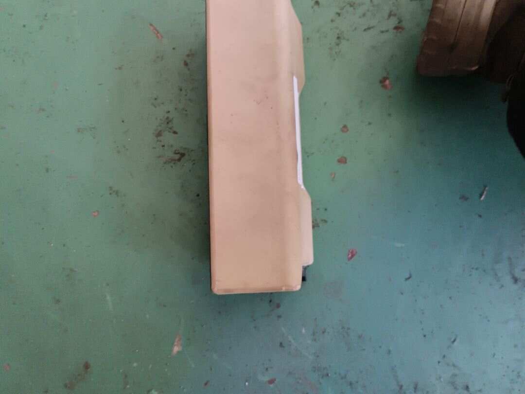 52207277919 后座位扶手茶杯架盖板