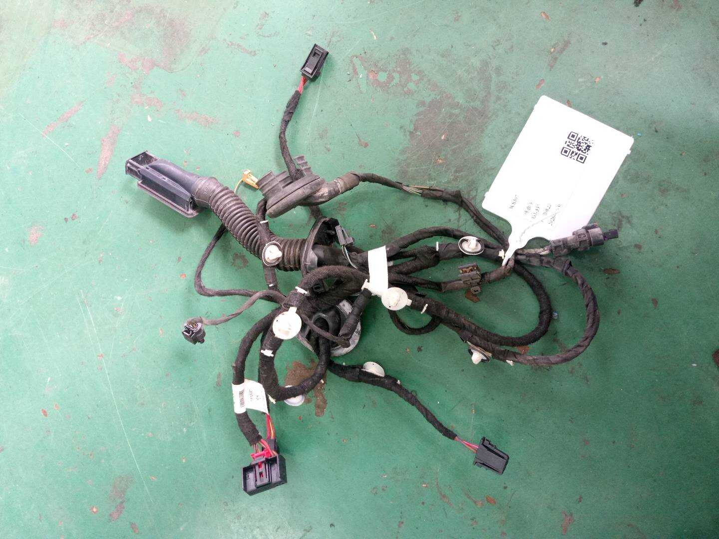 L8R0971687AH 后门线束（左）