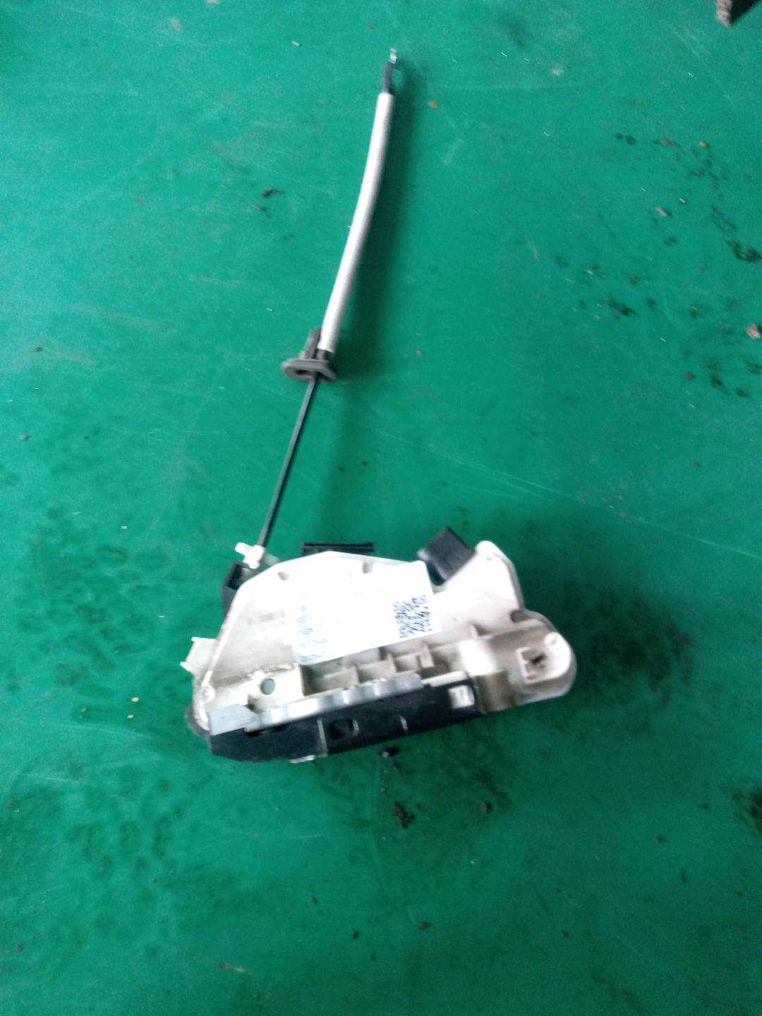 5ND837015B 前门锁总成(左)