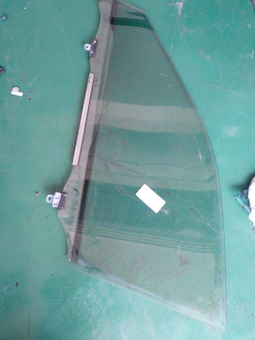 6810133151 Front Door Glass, Right