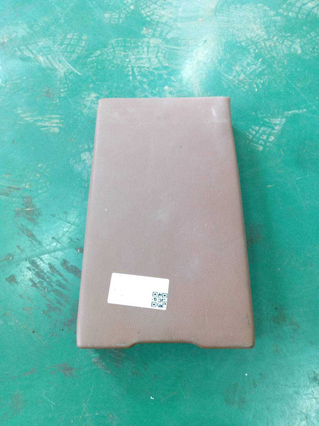 52206970790 后排座椅中央扶手箱