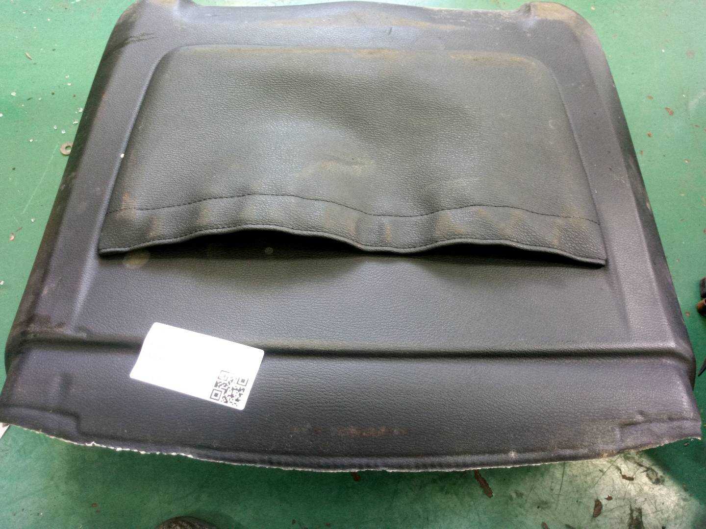 52107161888 副驾驶员座椅靠背骨架护面(下)