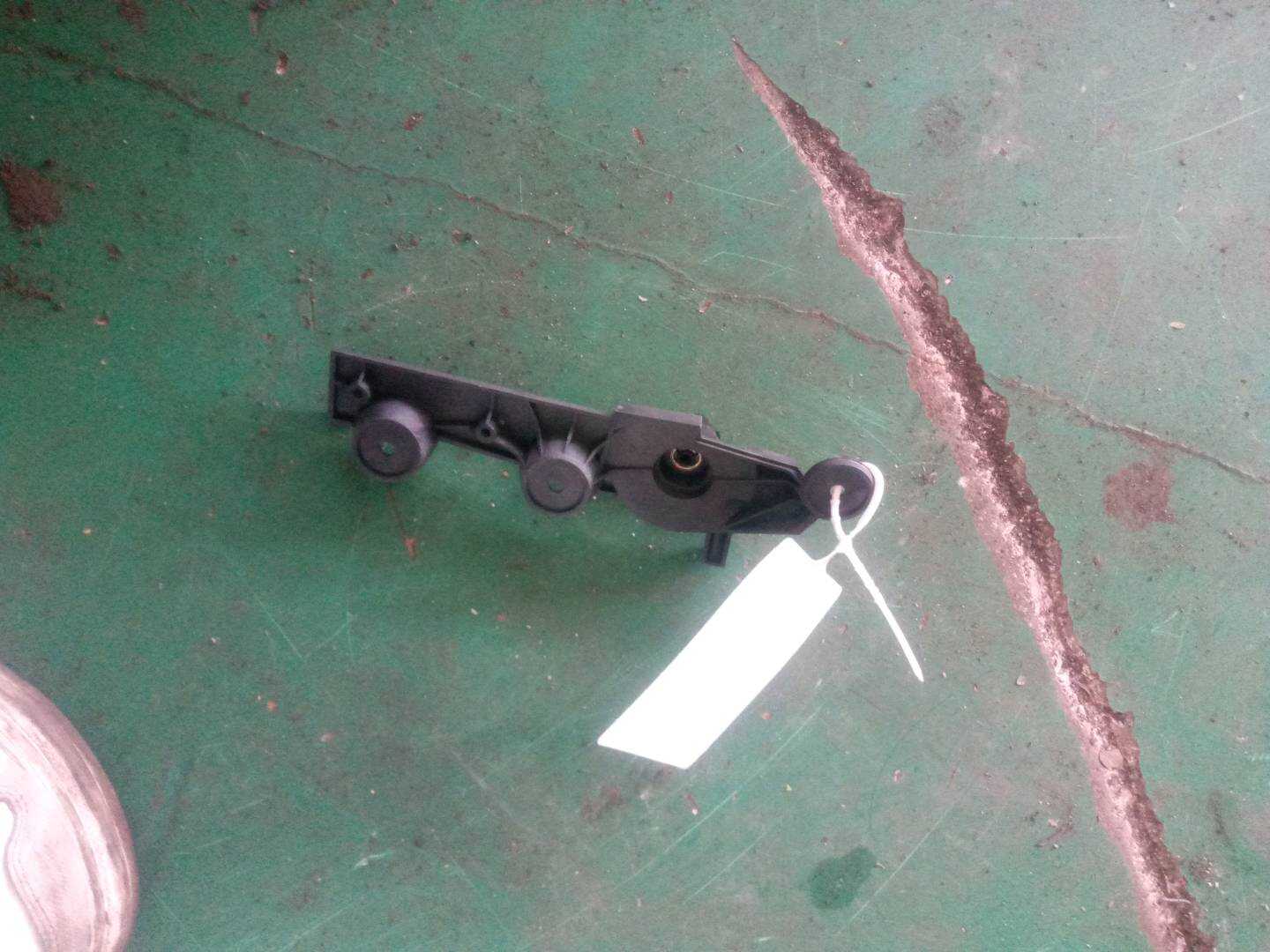 51439143458 前机盖拉线手柄底座